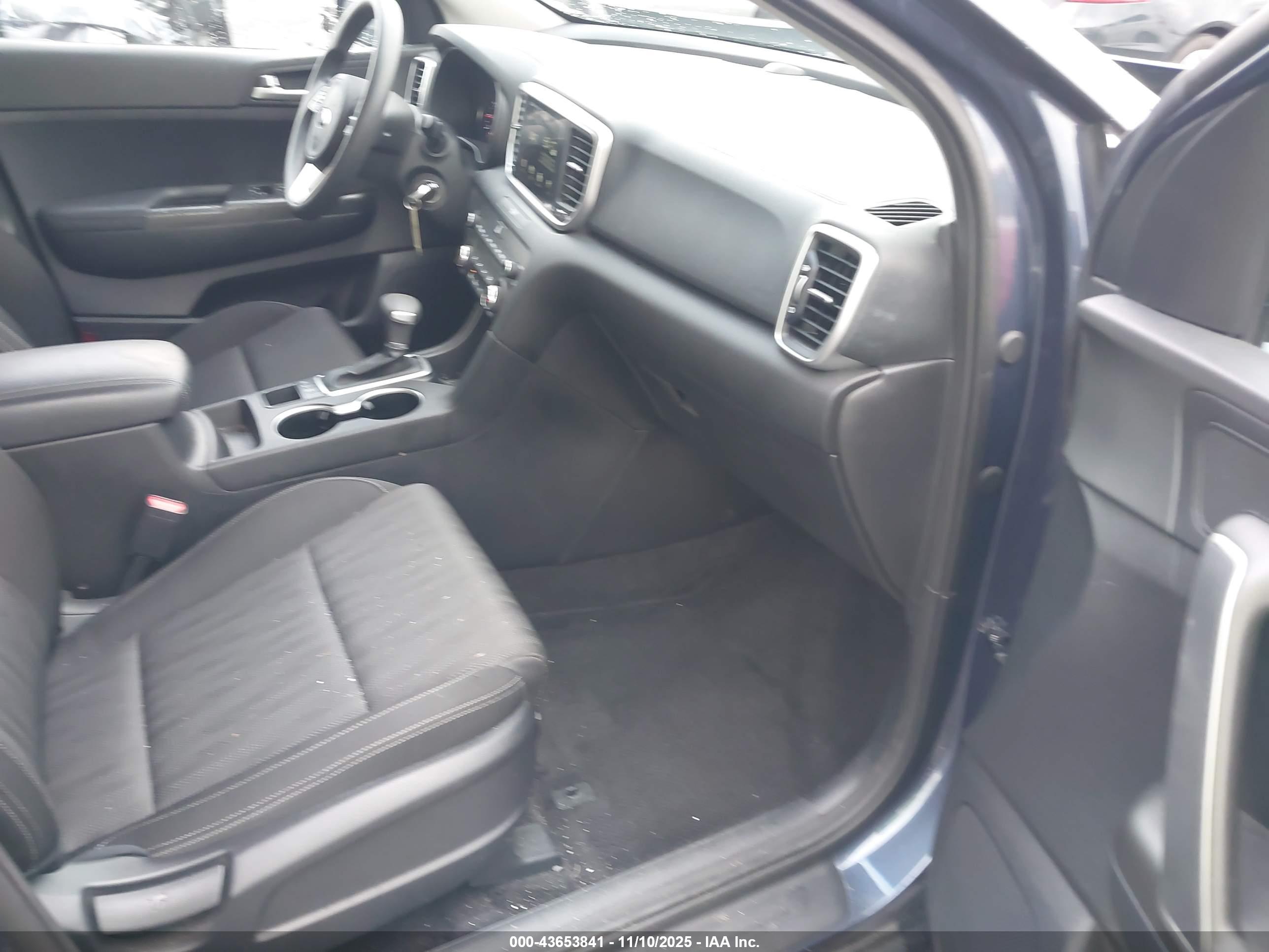 KIA SPORTAGE image 5