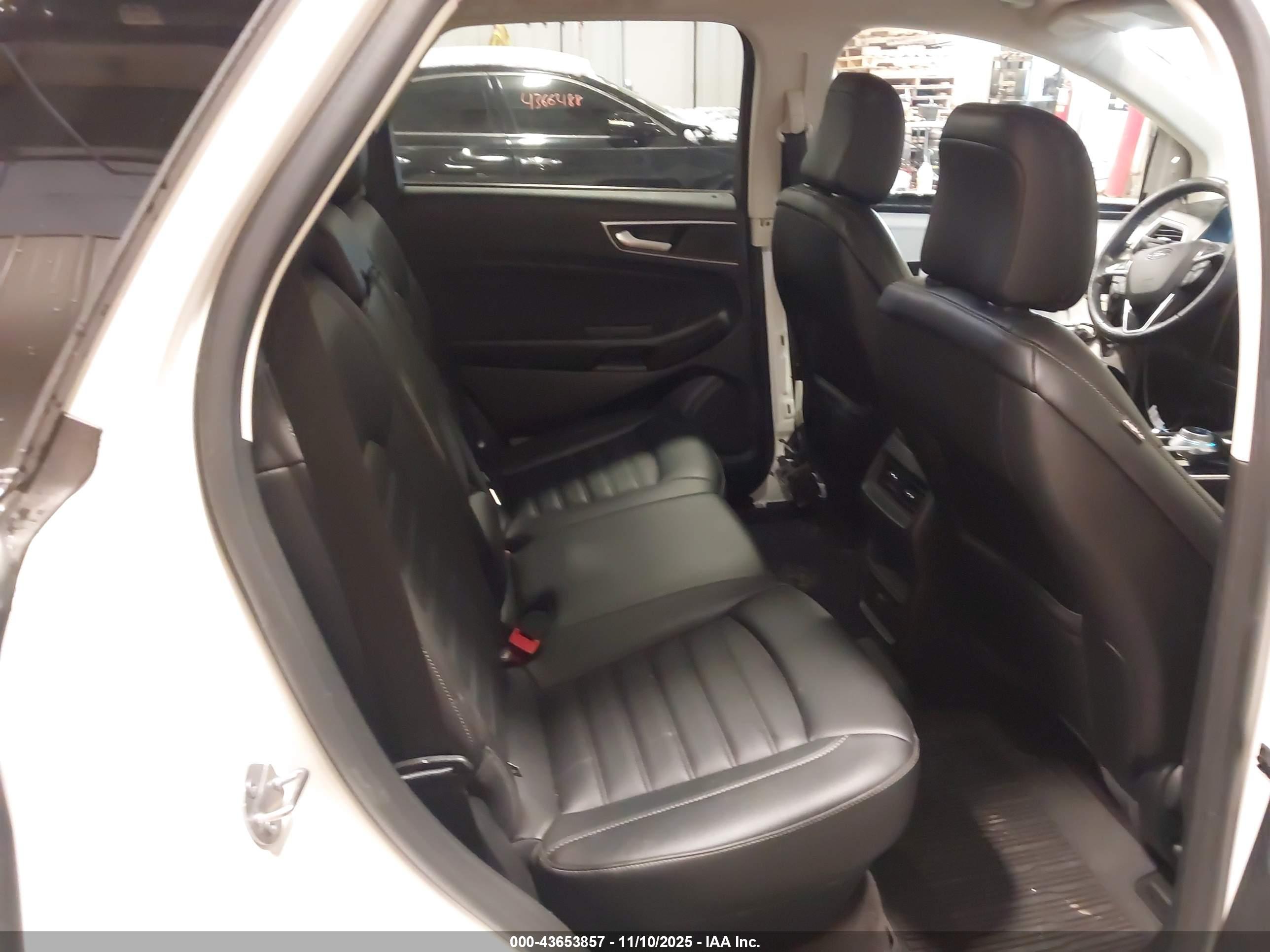 FORD EDGE image 8