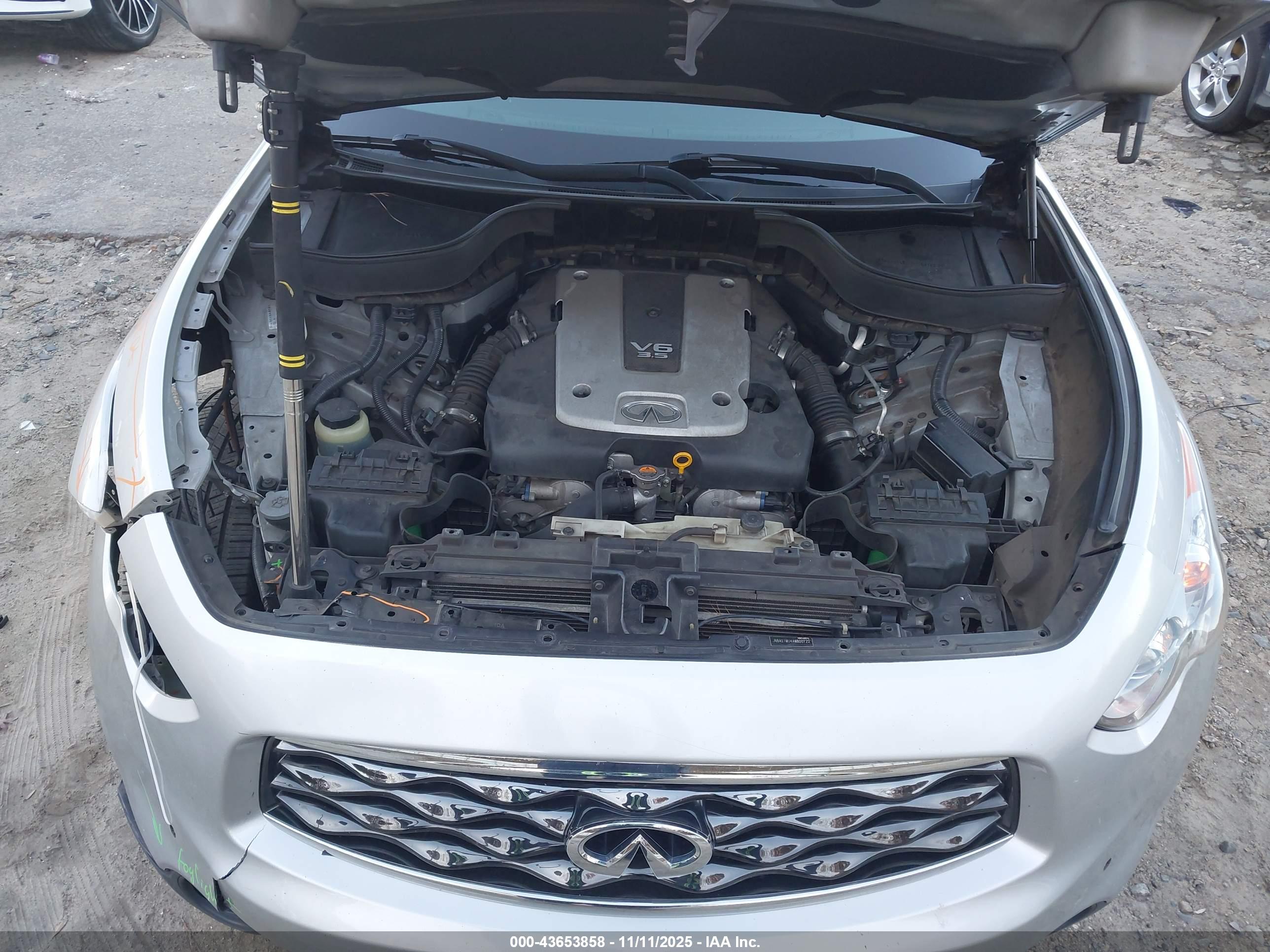 INFINITI FX35 image 10