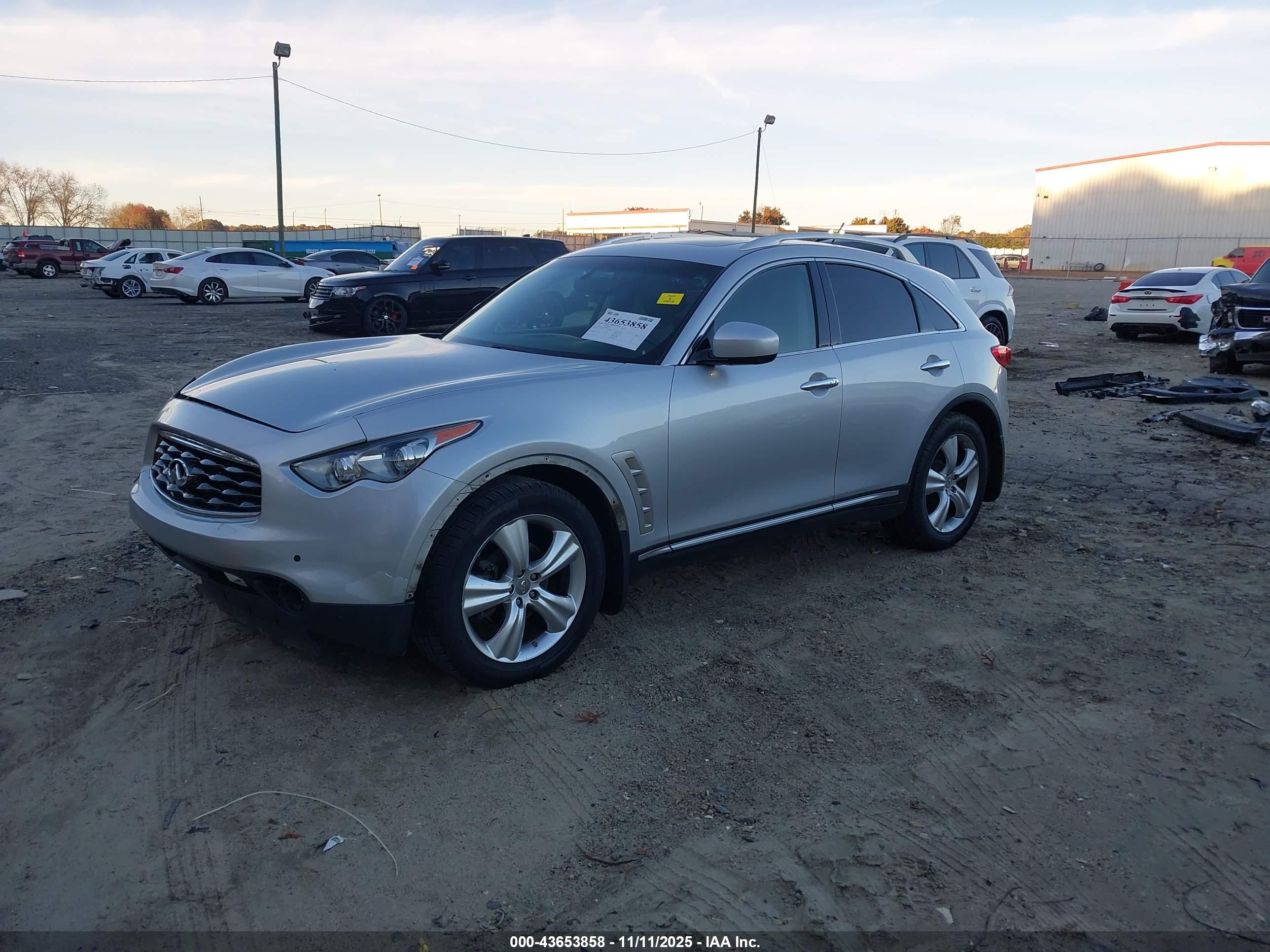 INFINITI FX35 image 2