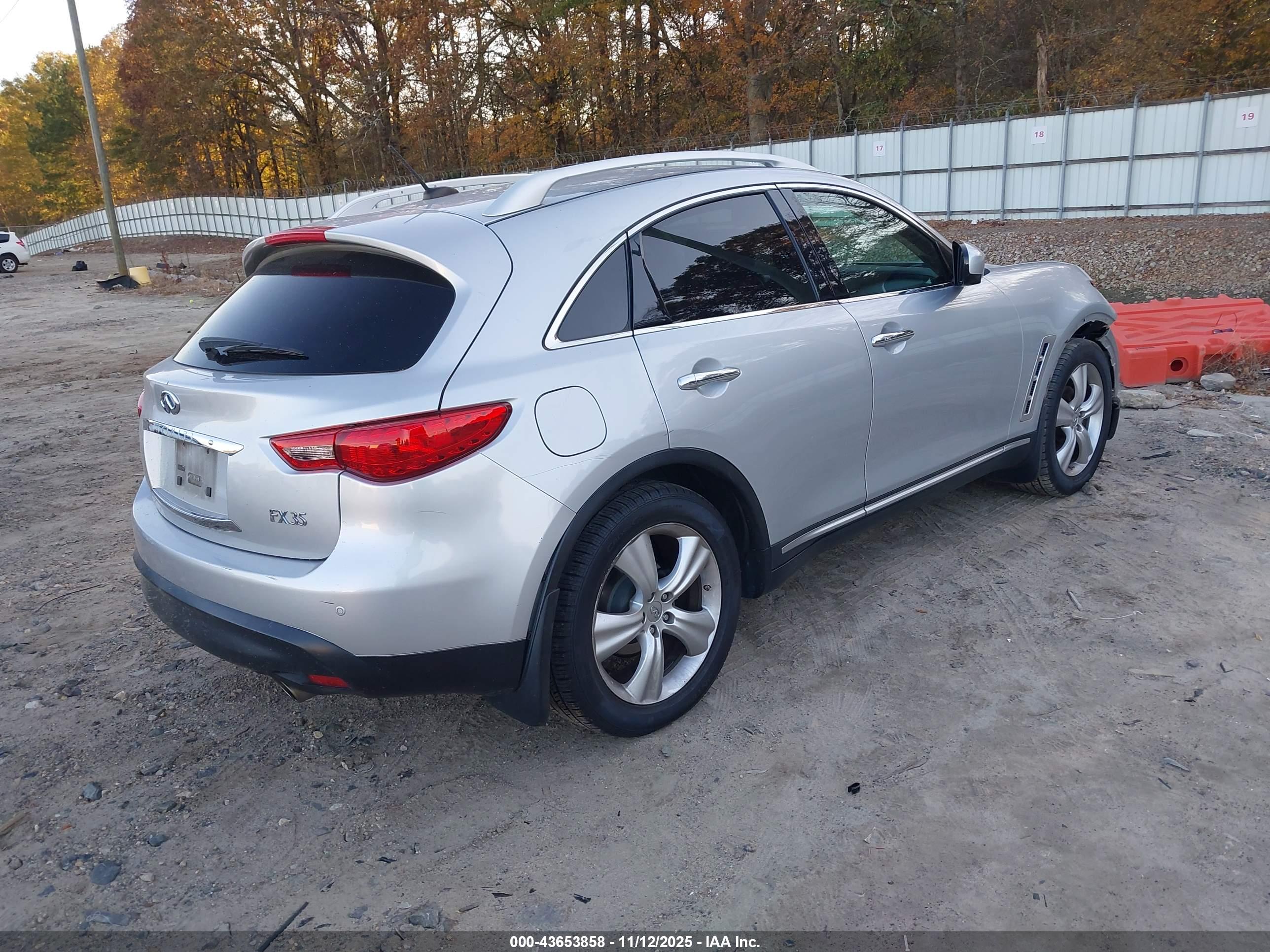 INFINITI FX35 image 4