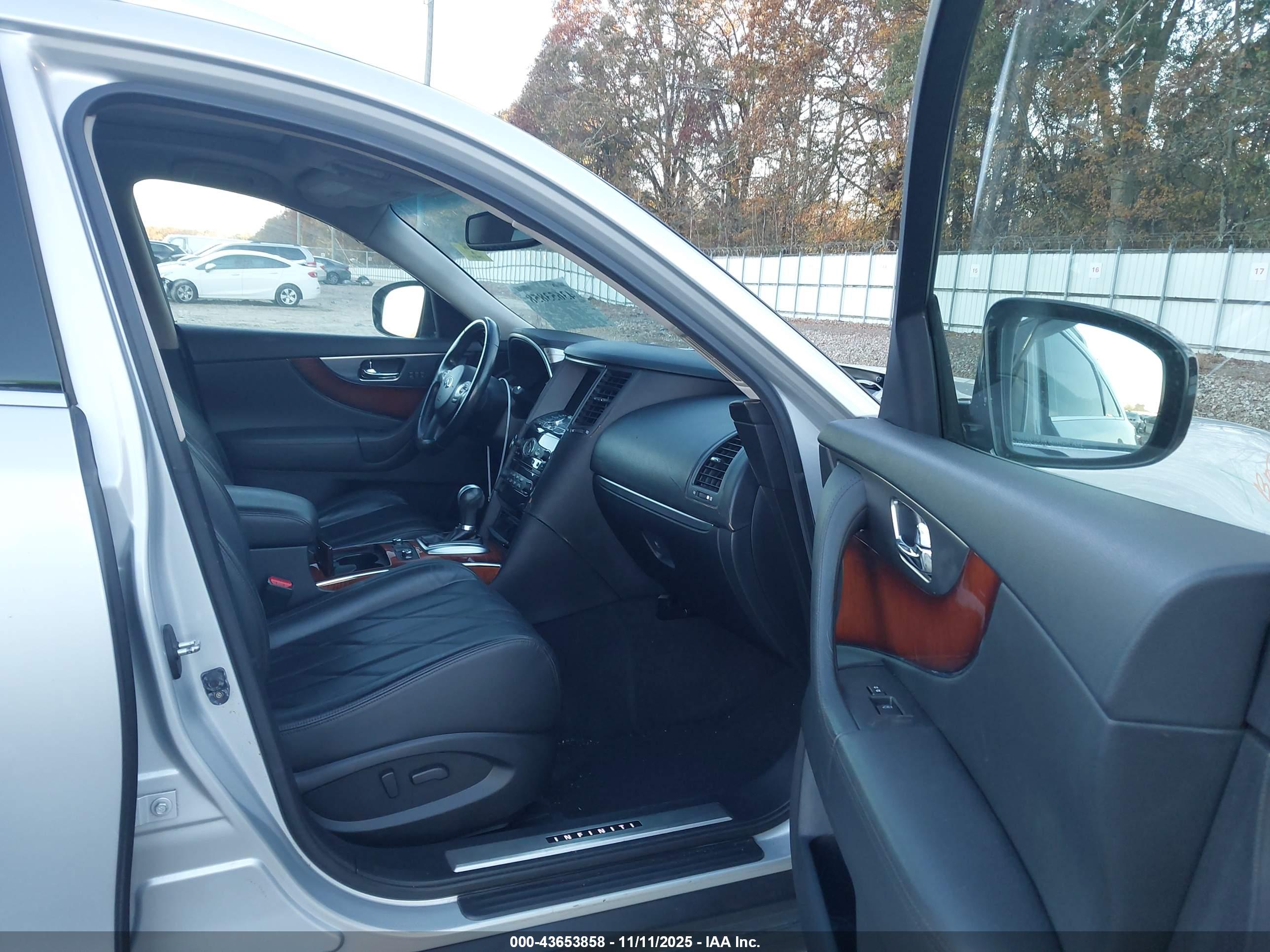 INFINITI FX35 image 5