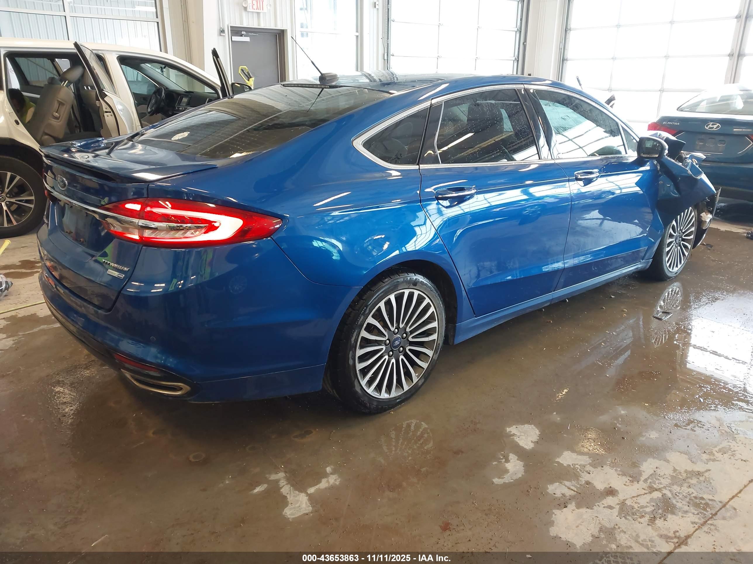 FORD FUSION image 4