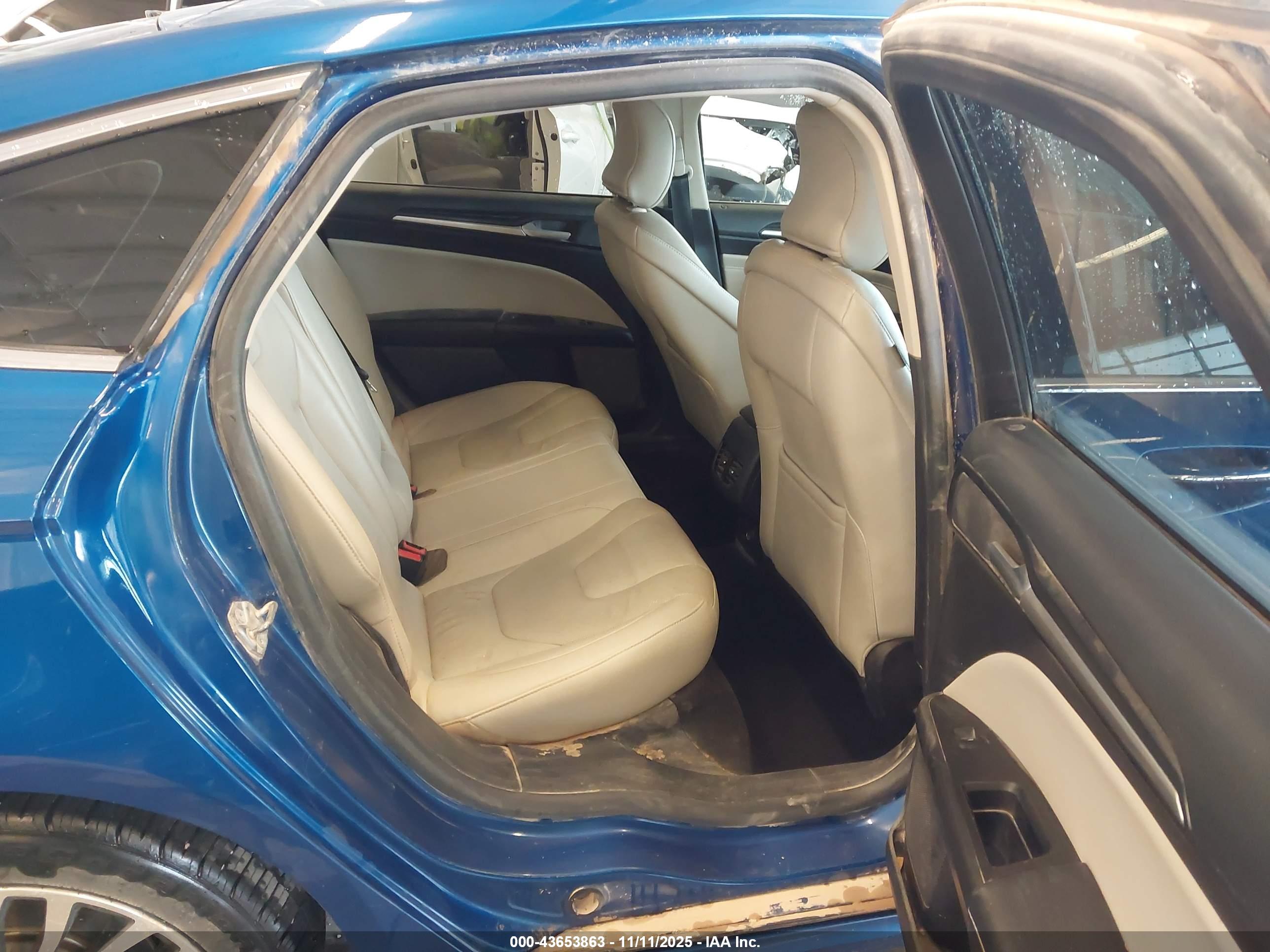 FORD FUSION image 8