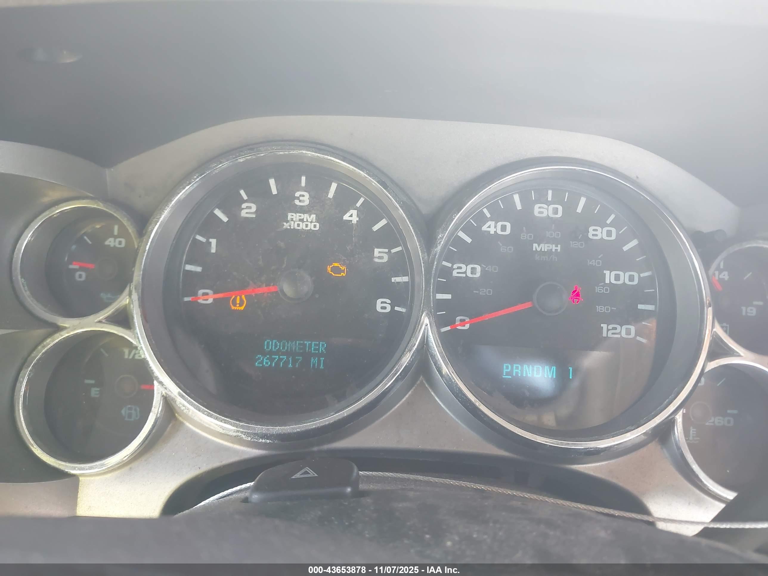 CHEVROLET SILVERADO image 7