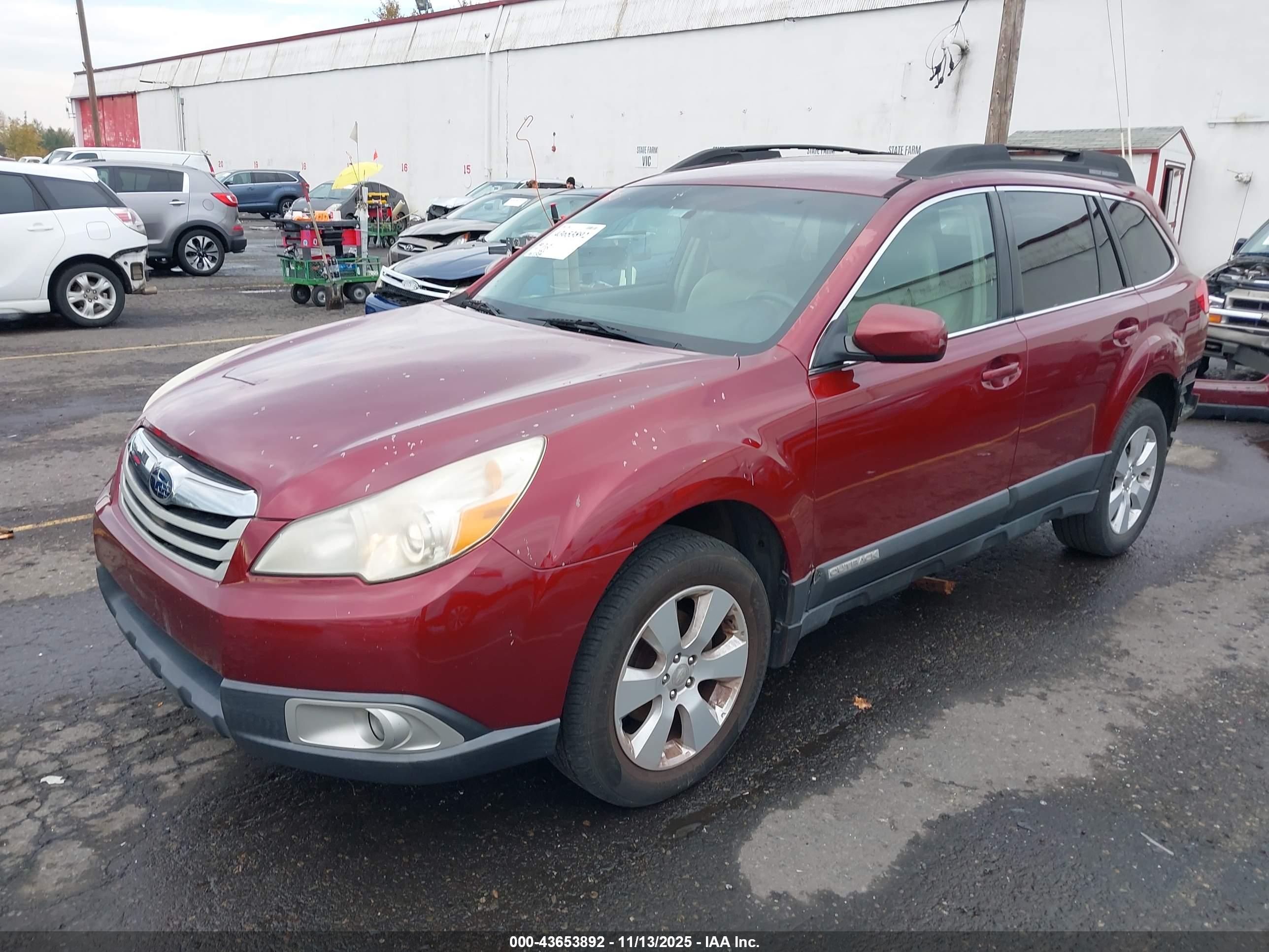 SUBARU OUTBACK image 2