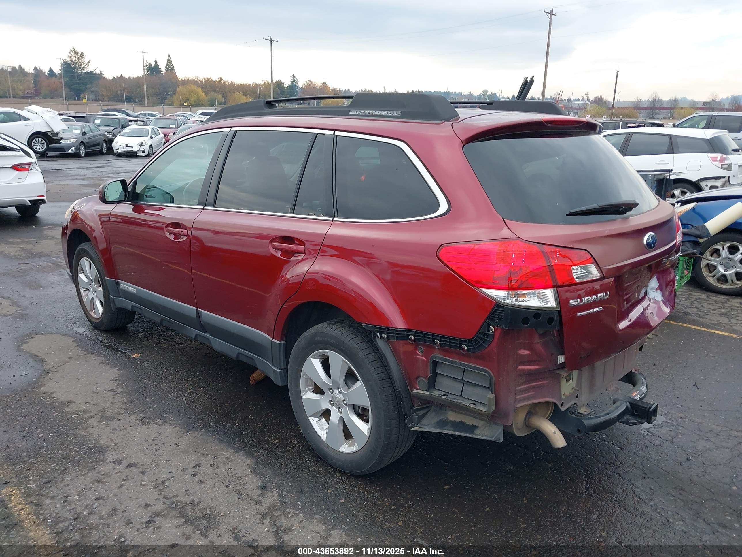 SUBARU OUTBACK image 3