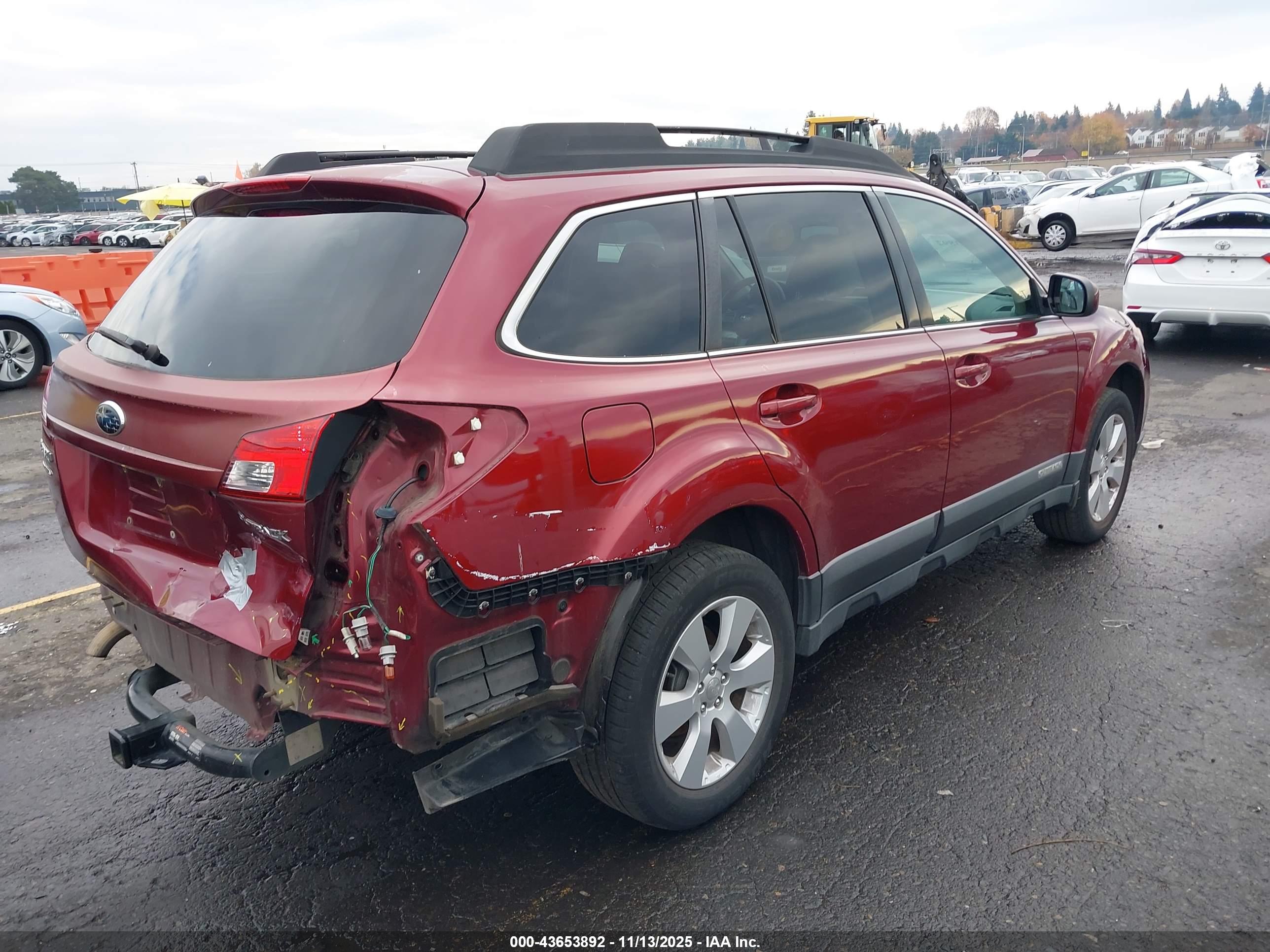 SUBARU OUTBACK image 4
