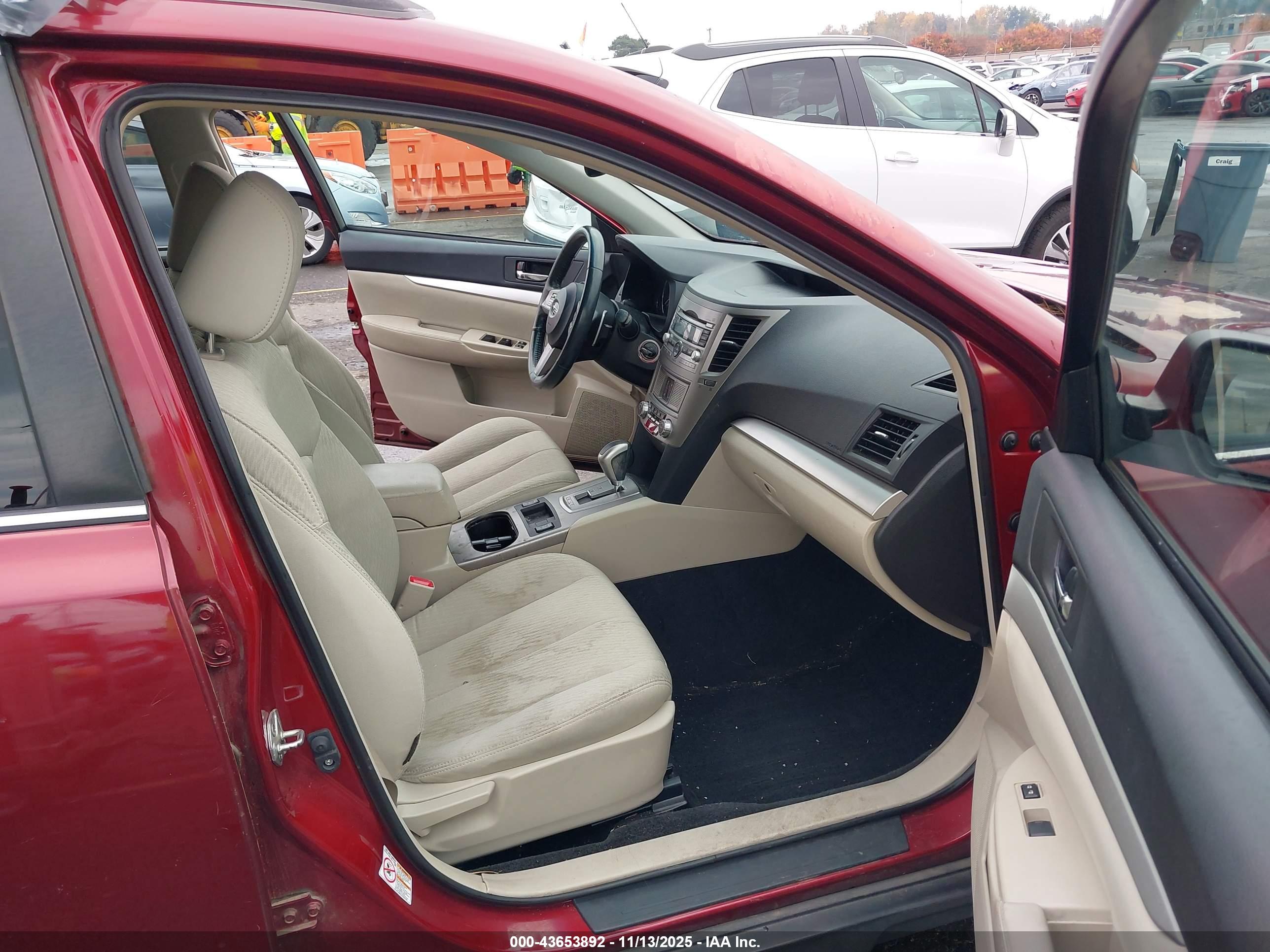 SUBARU OUTBACK image 5