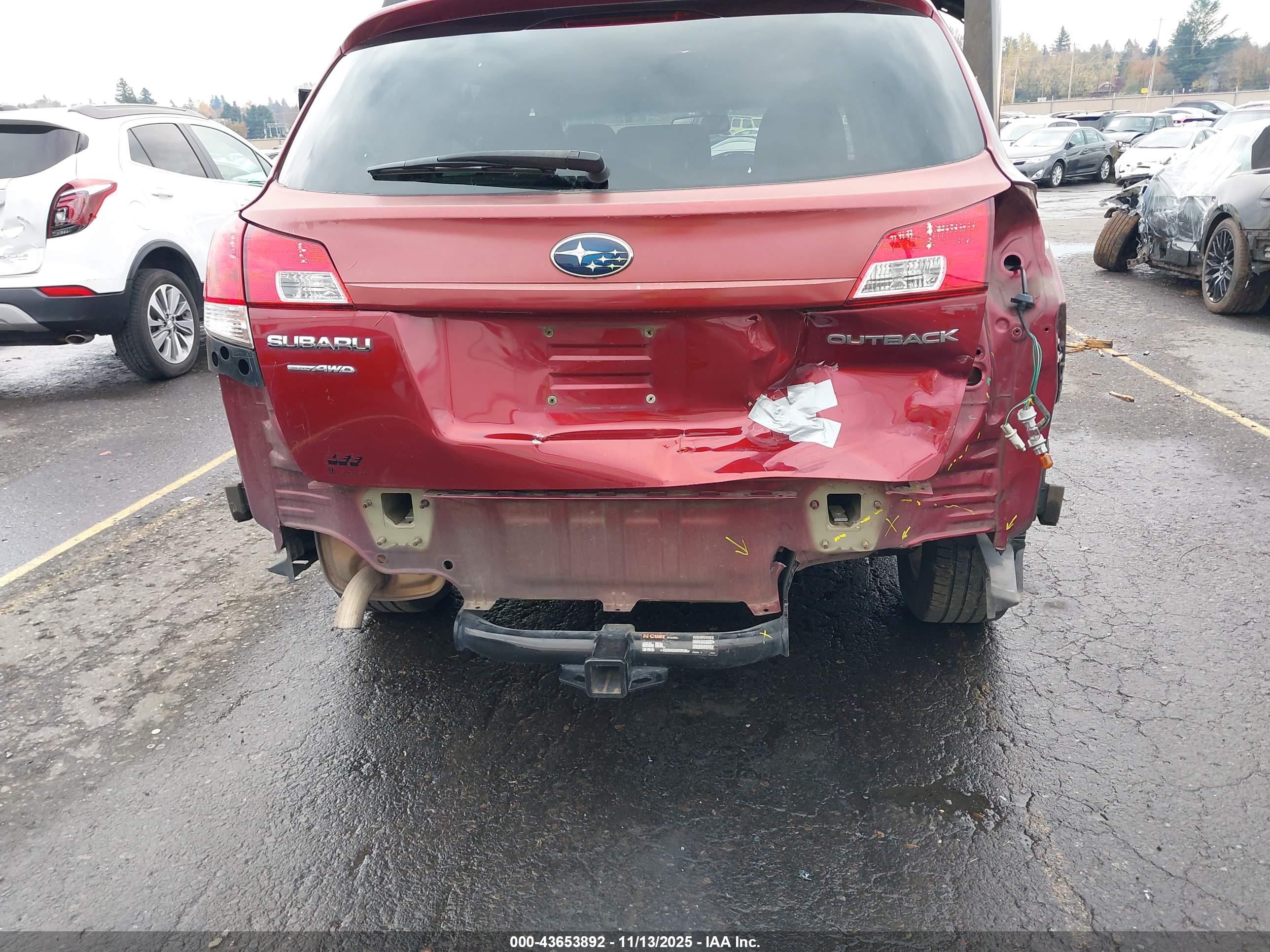 SUBARU OUTBACK image 6