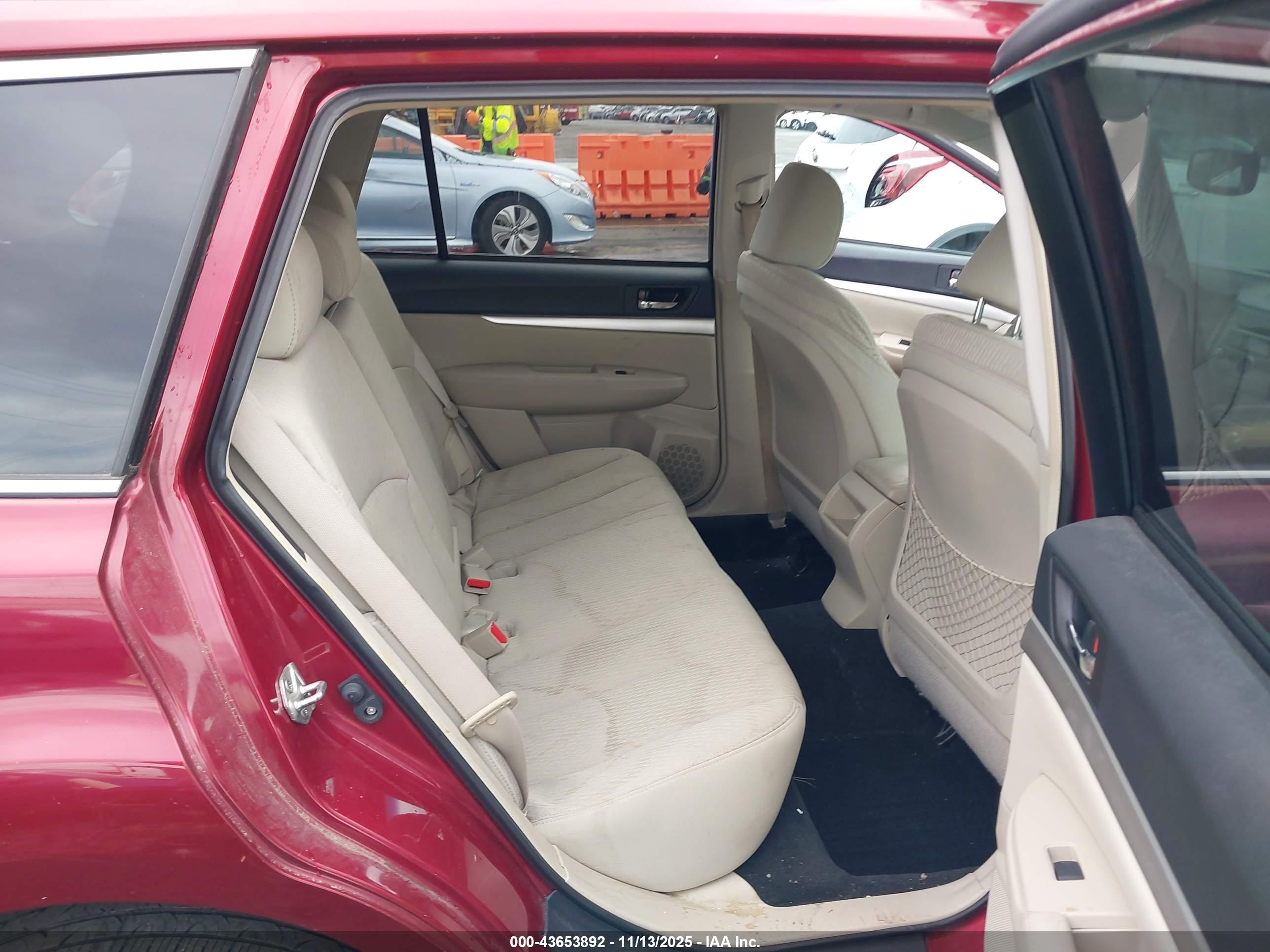 SUBARU OUTBACK image 8