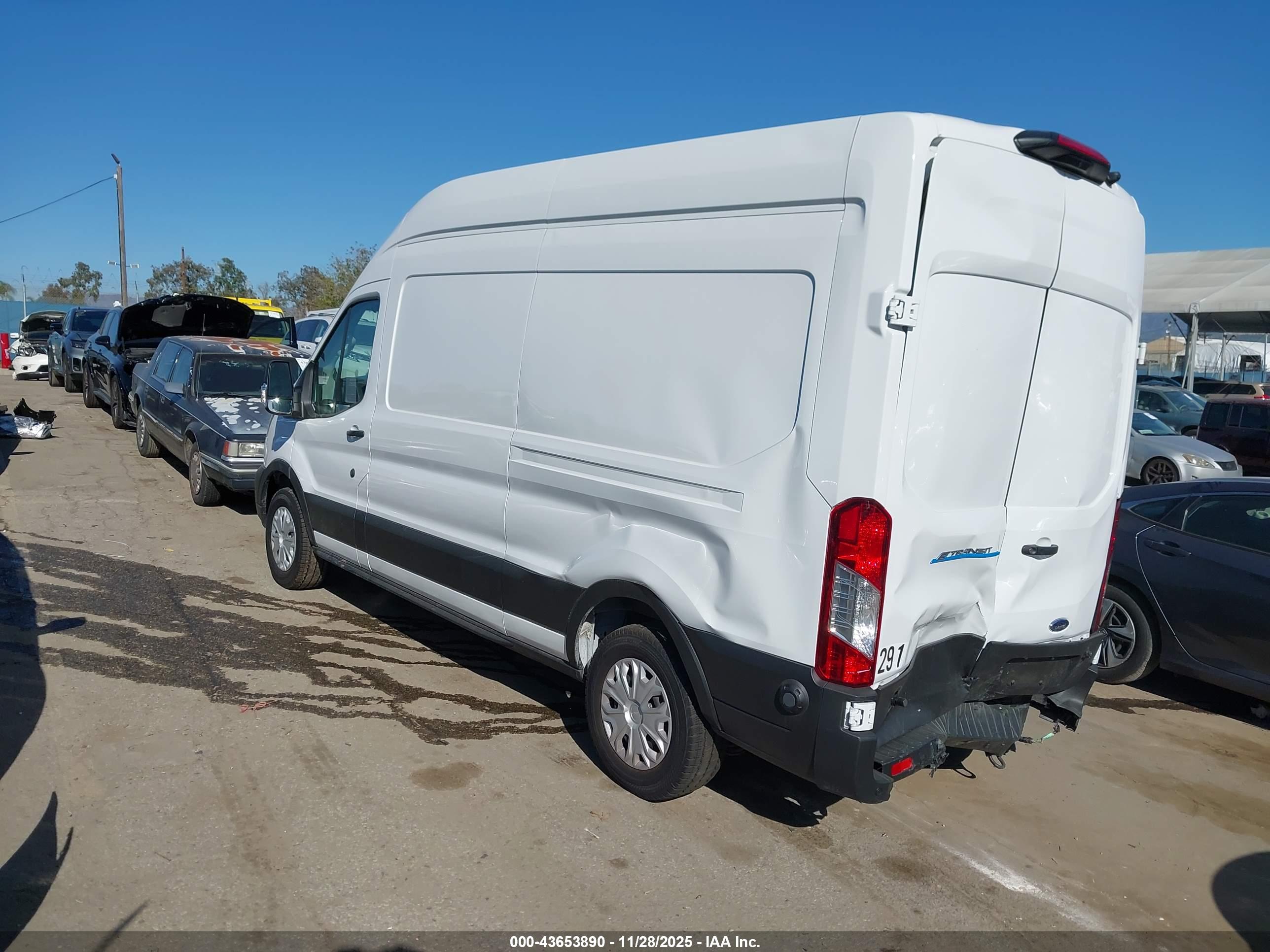 FORD E-TRANSIT-350 image 3