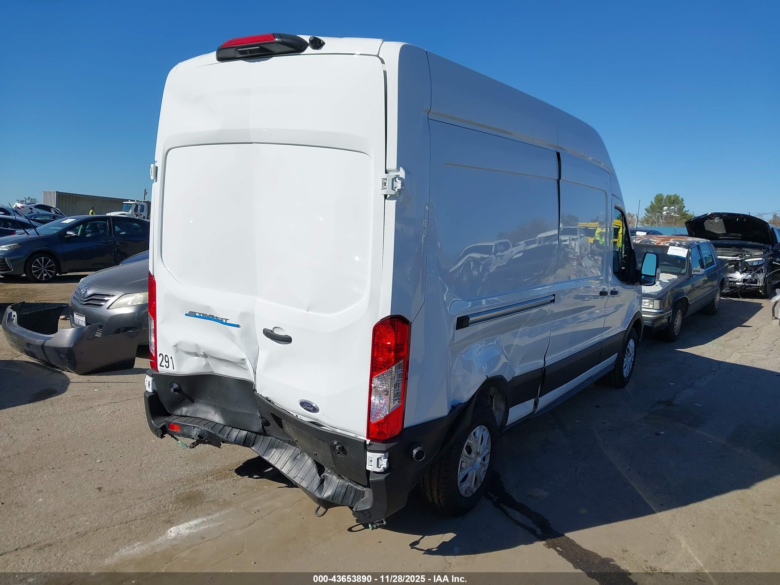 FORD E-TRANSIT-350 image 4