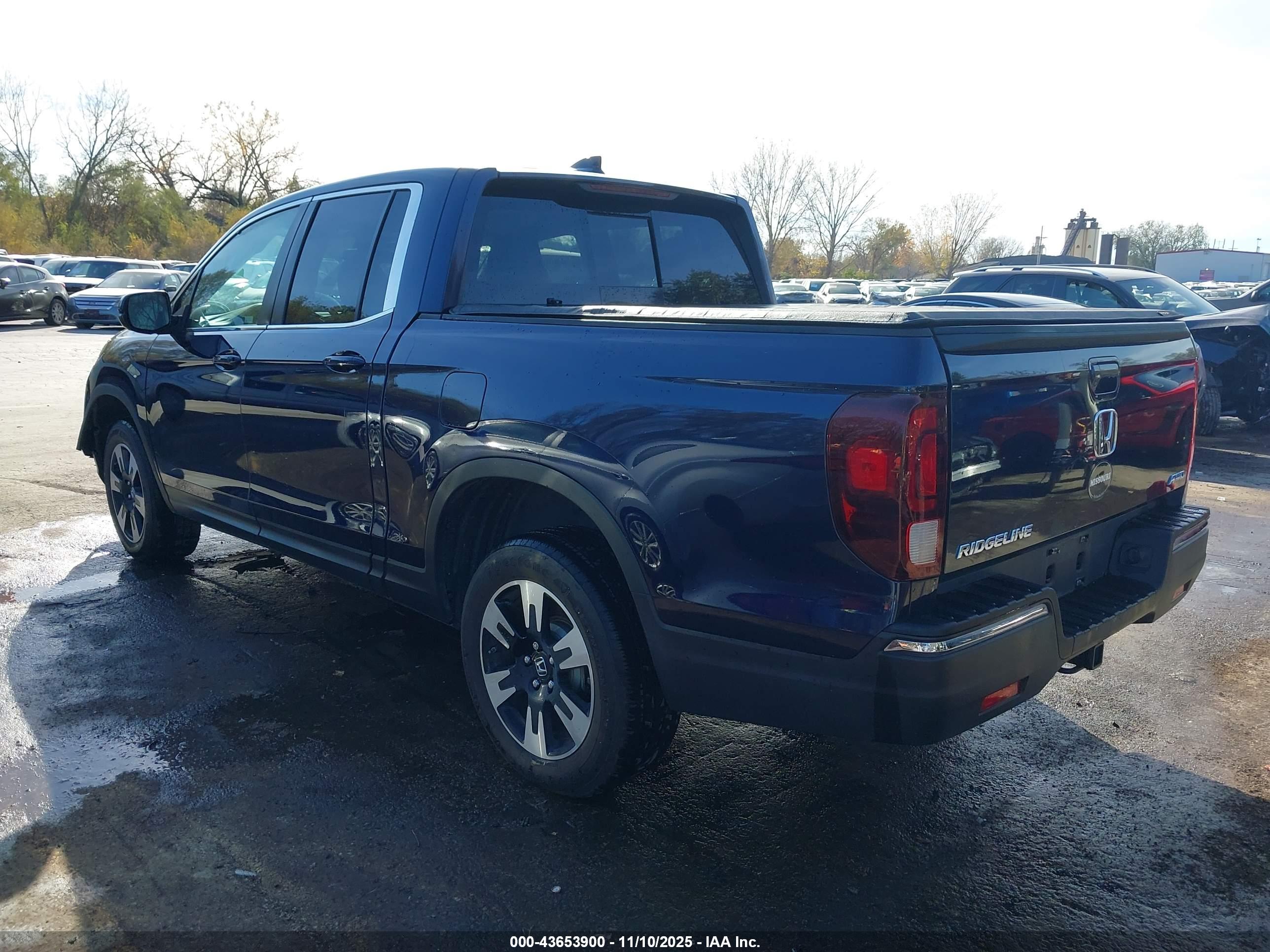 HONDA RIDGELINE image 3