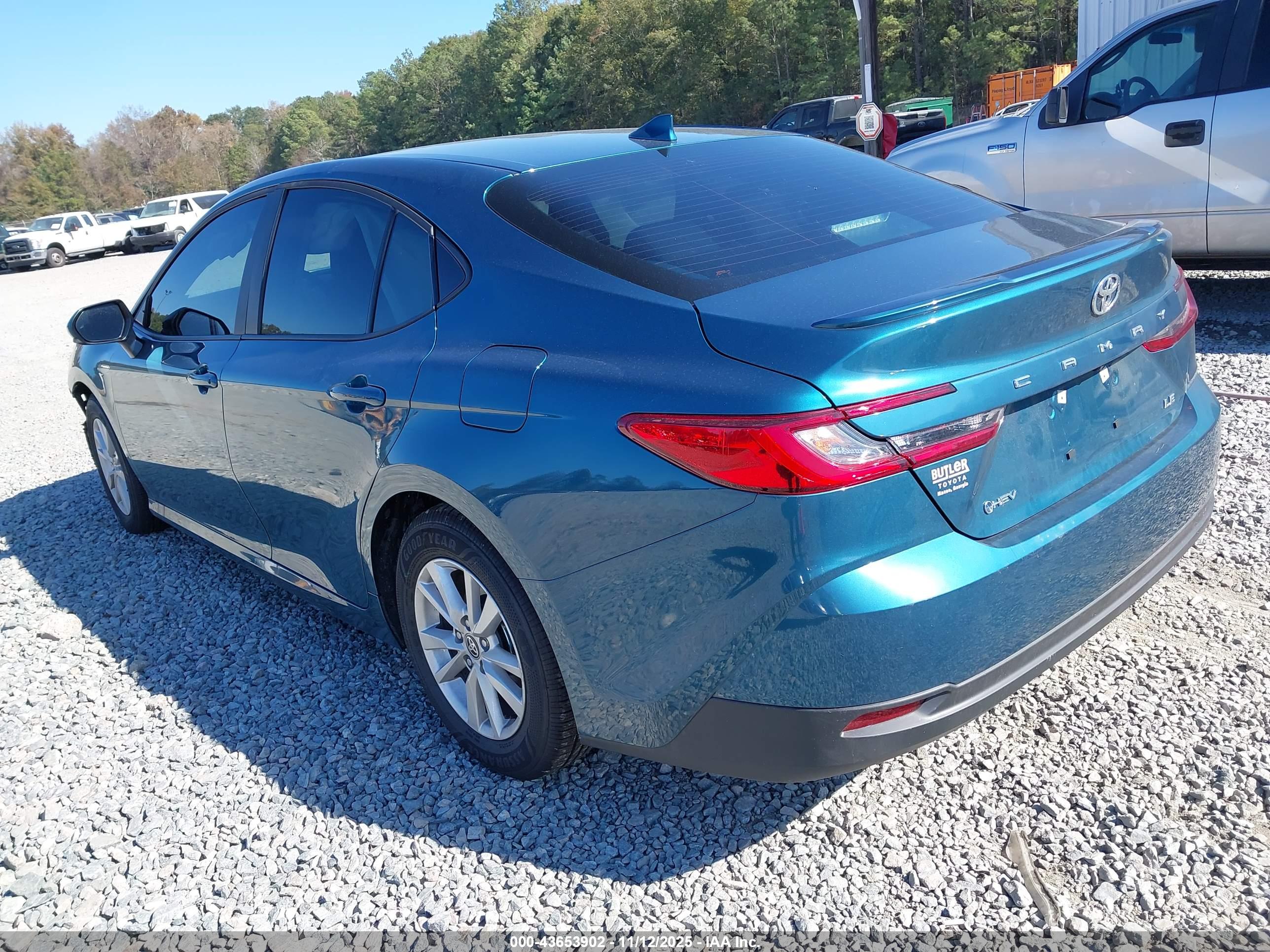 TOYOTA CAMRY image 3