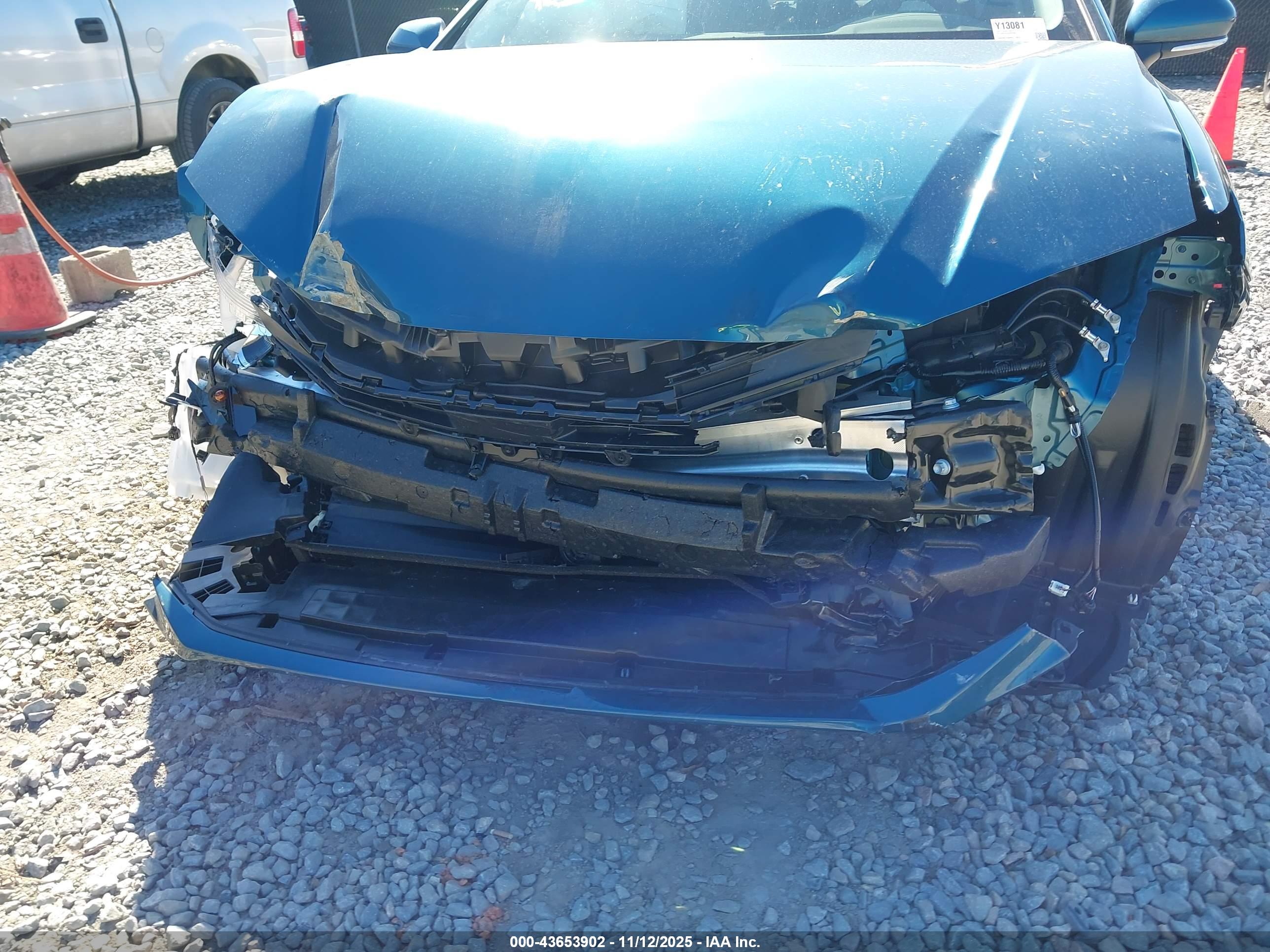 TOYOTA CAMRY image 6