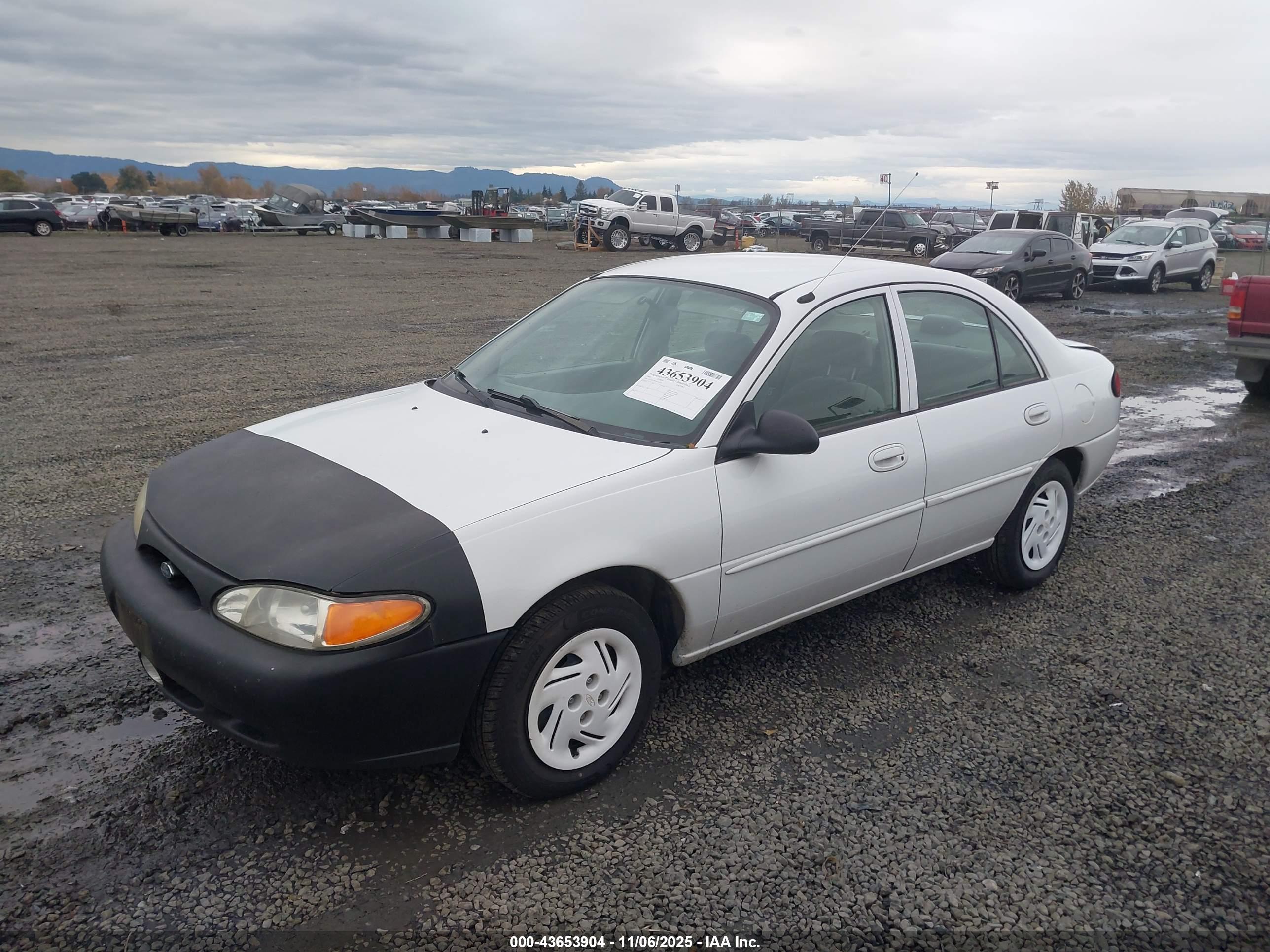 FORD ESCORT image 2