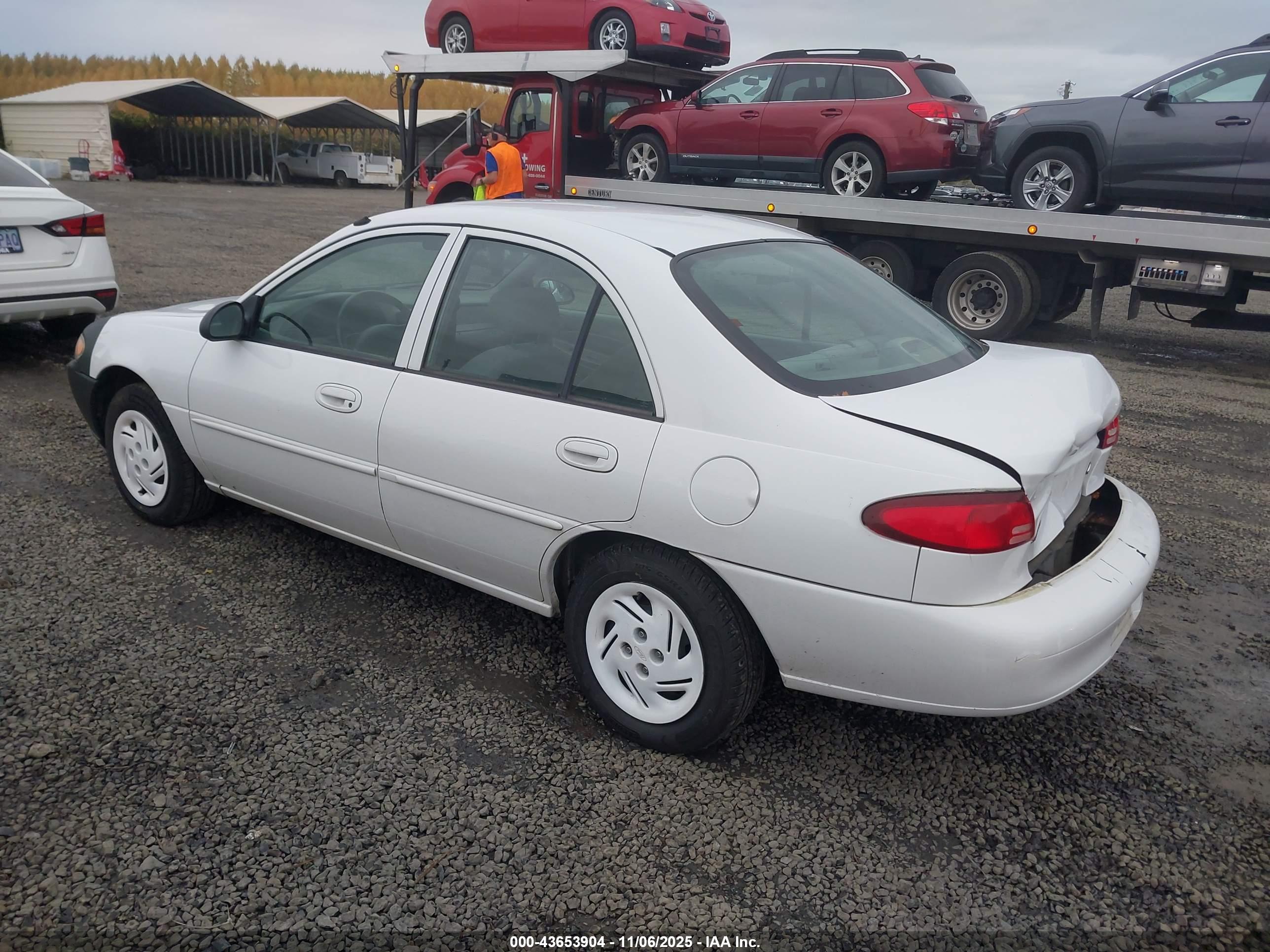 FORD ESCORT image 3