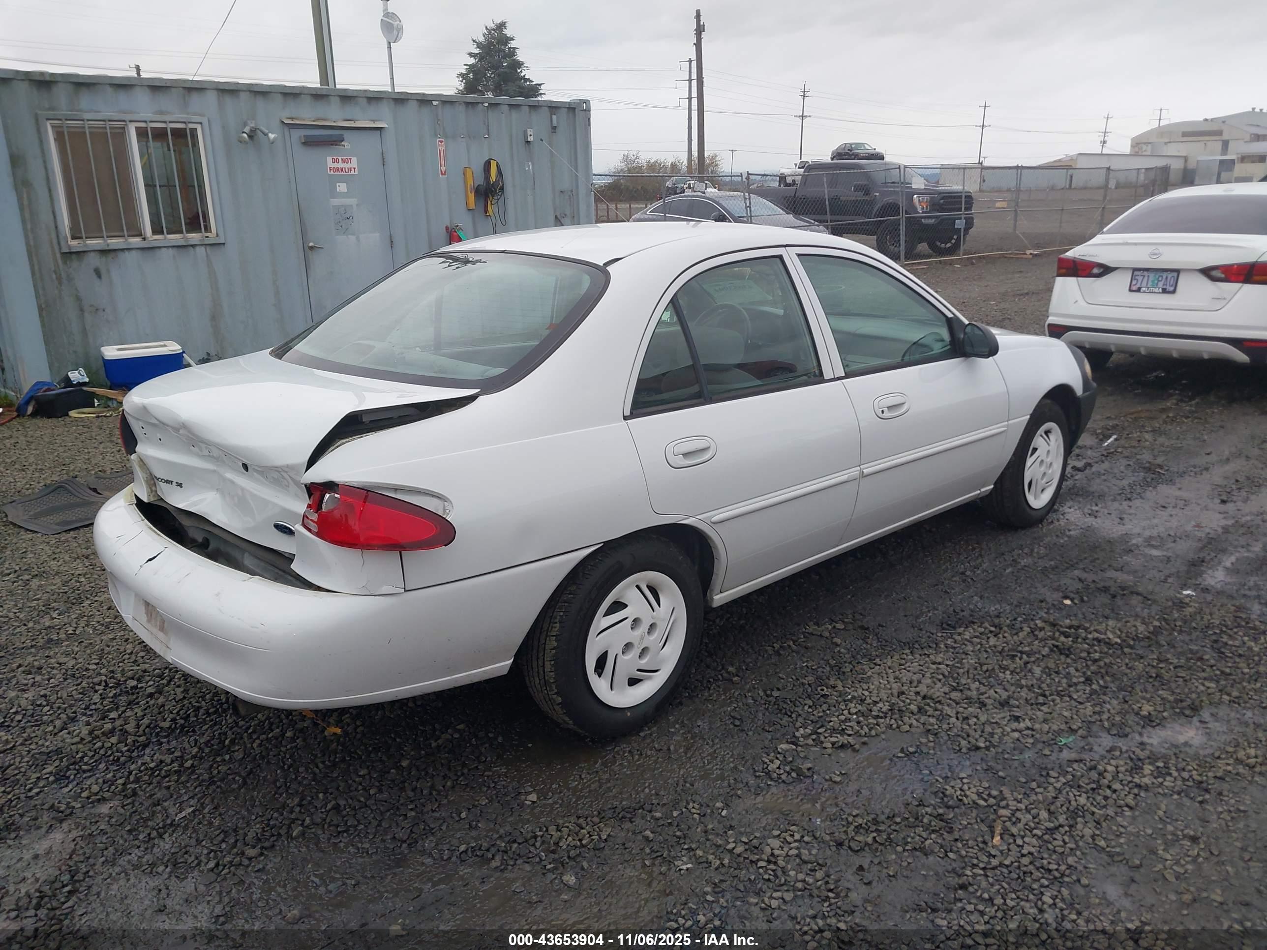 FORD ESCORT image 4