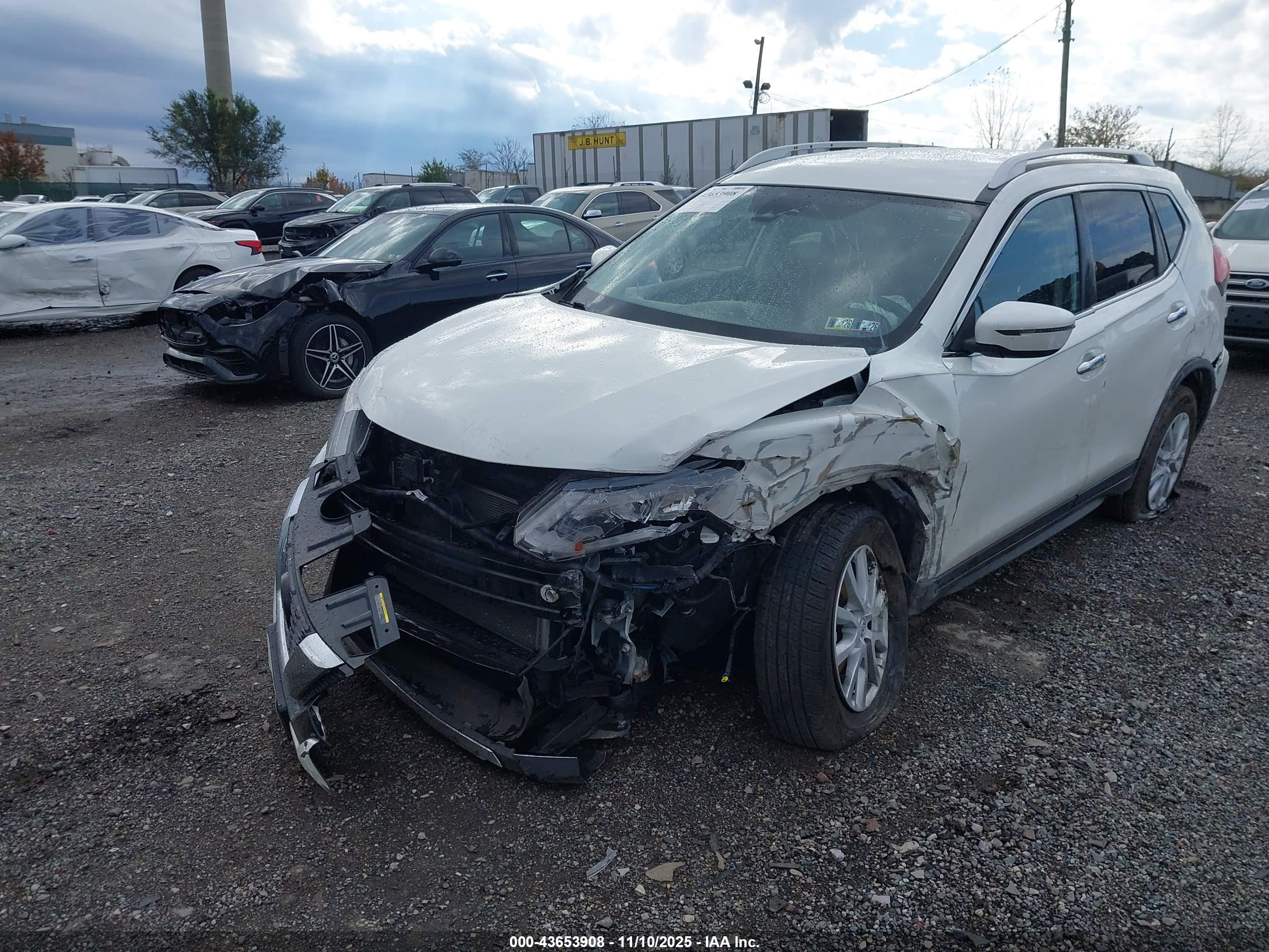 NISSAN ROGUE image 6