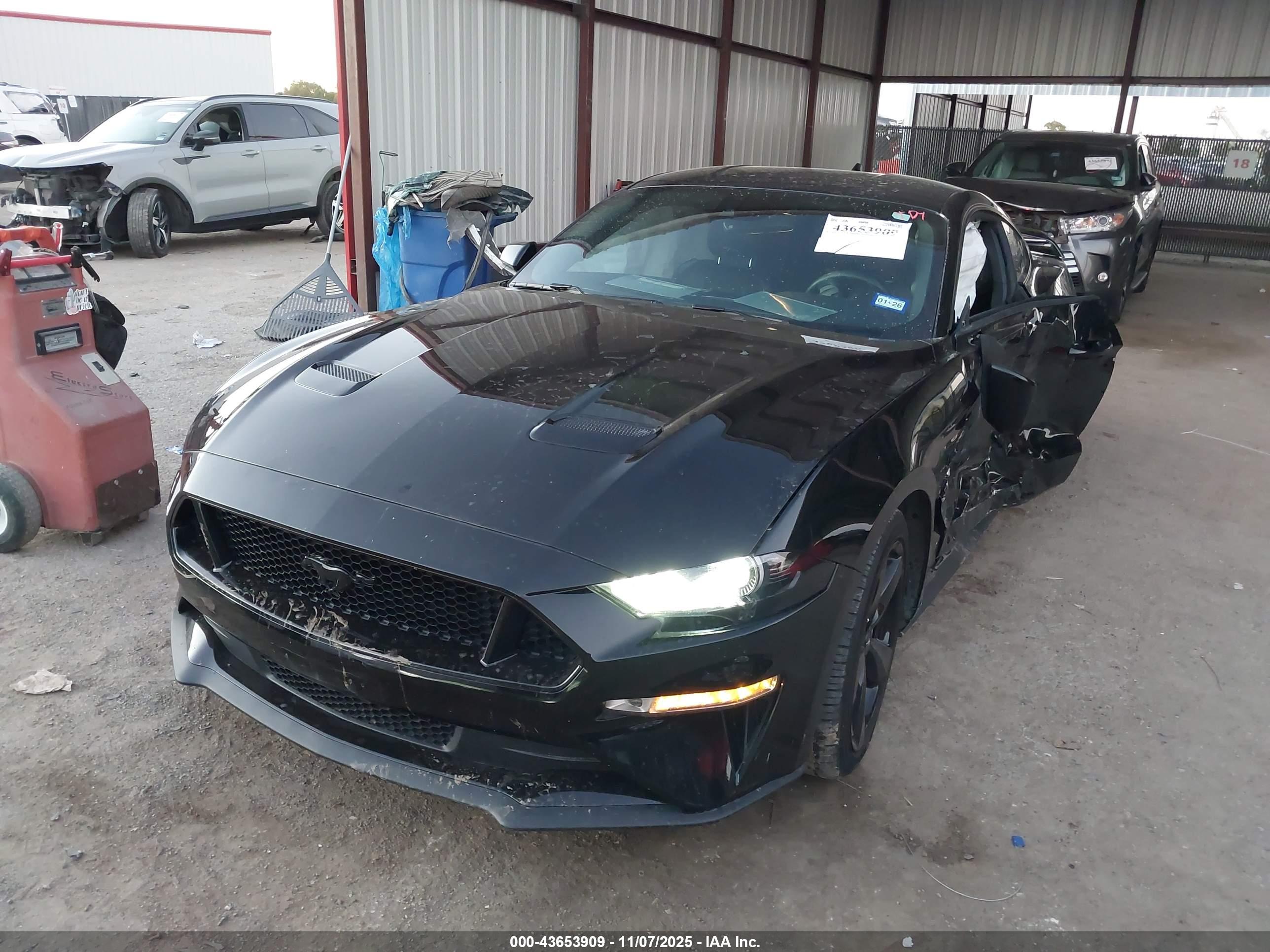 FORD MUSTANG image 2