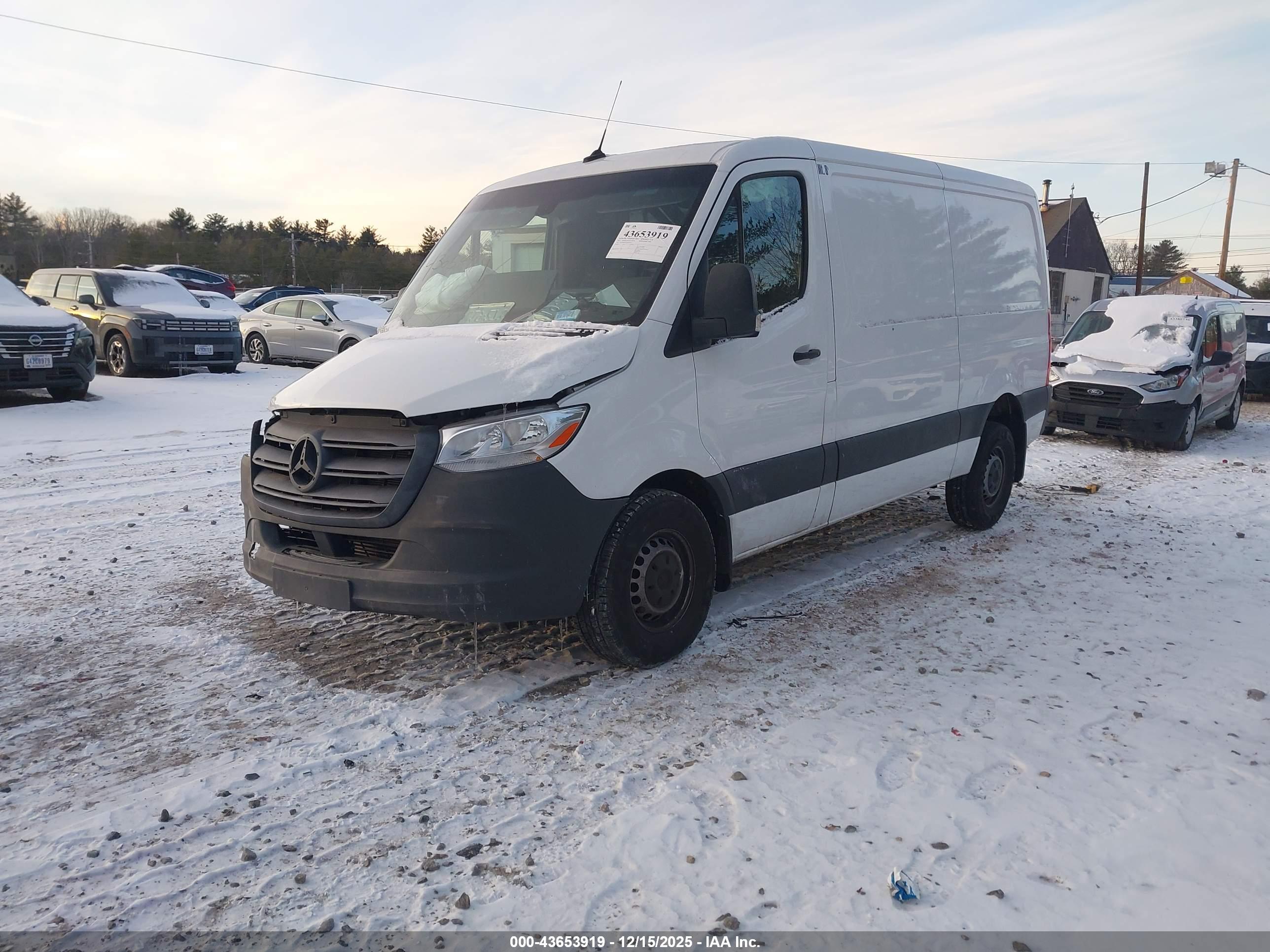 MERCEDES BENZ image 2