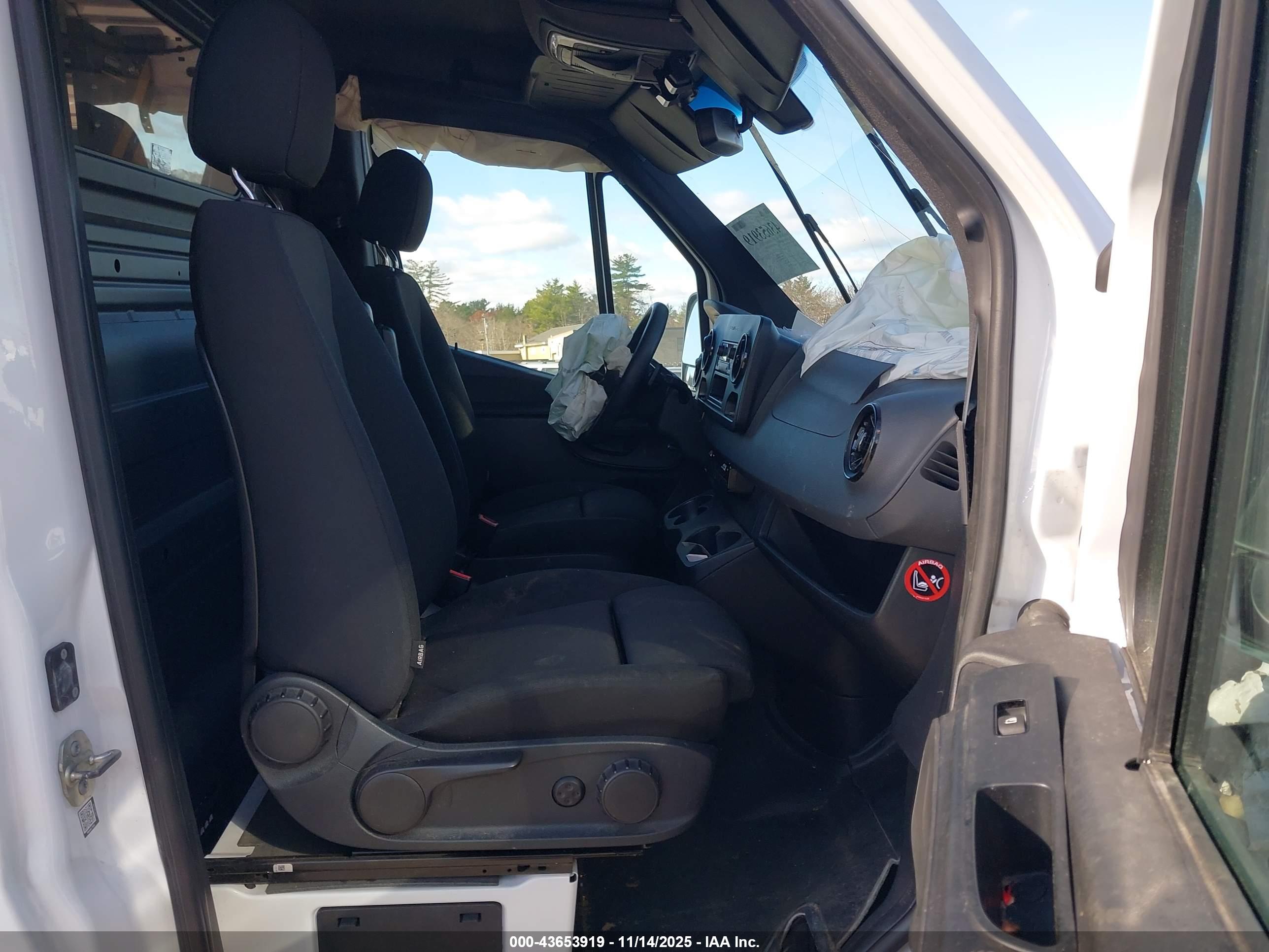 MERCEDES BENZ image 5
