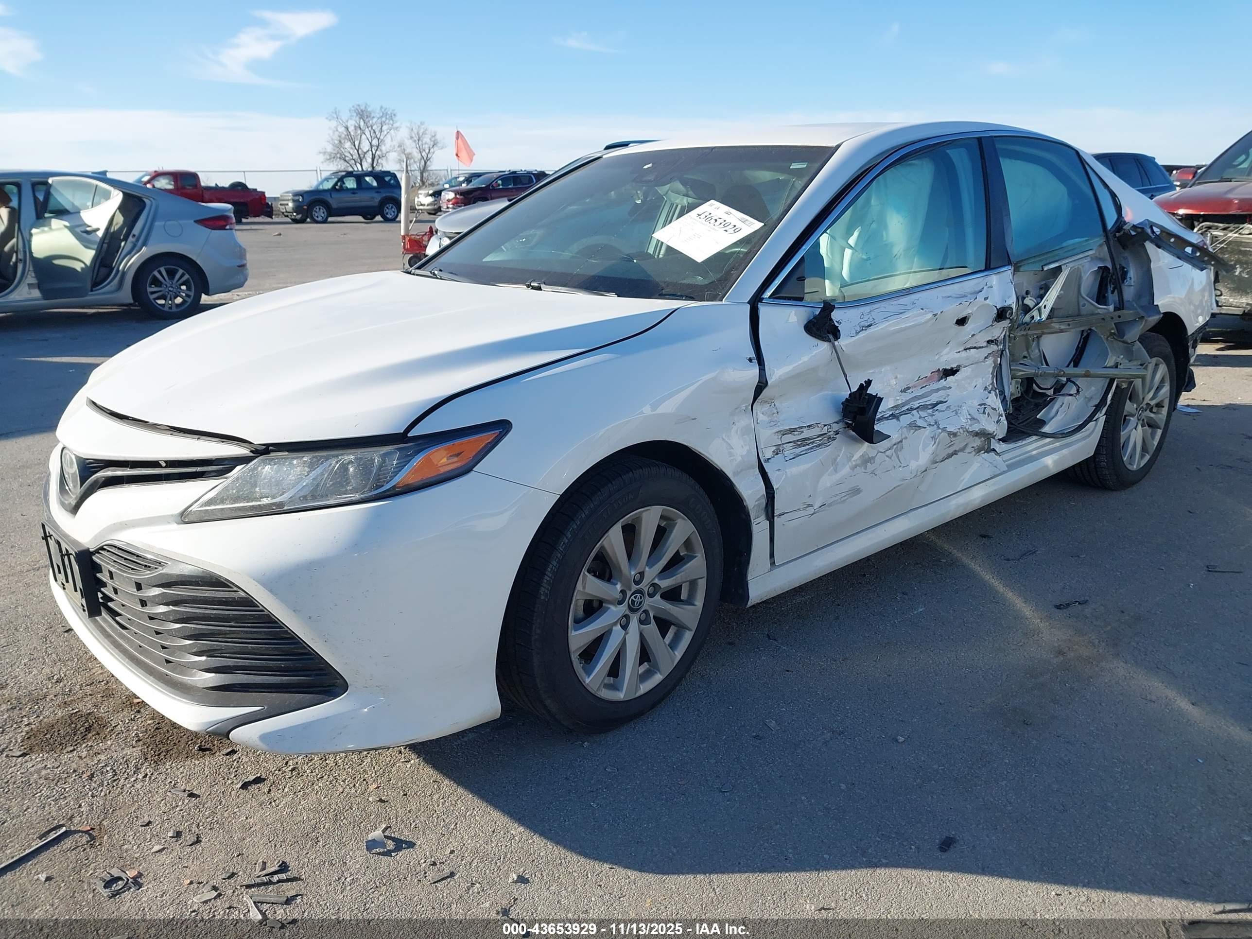 TOYOTA CAMRY image 2