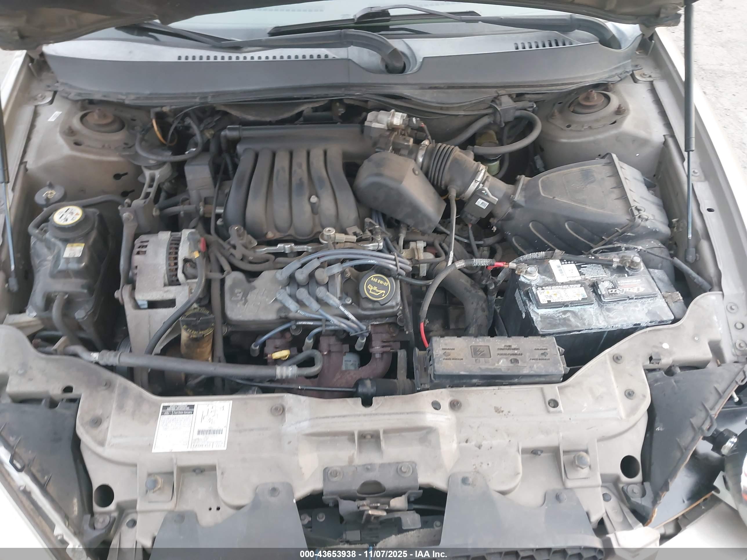 FORD TAURUS image 10