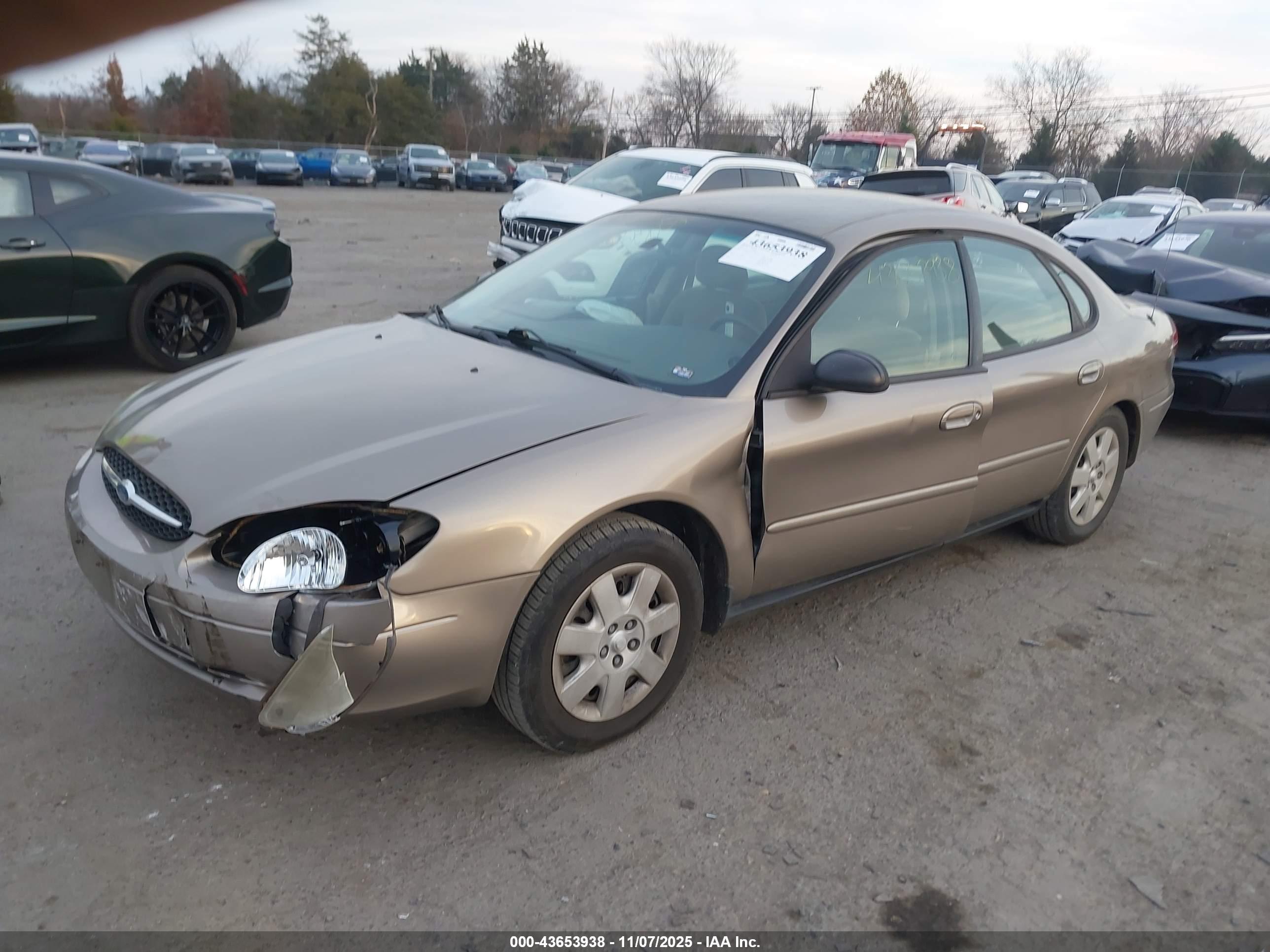 FORD TAURUS image 2