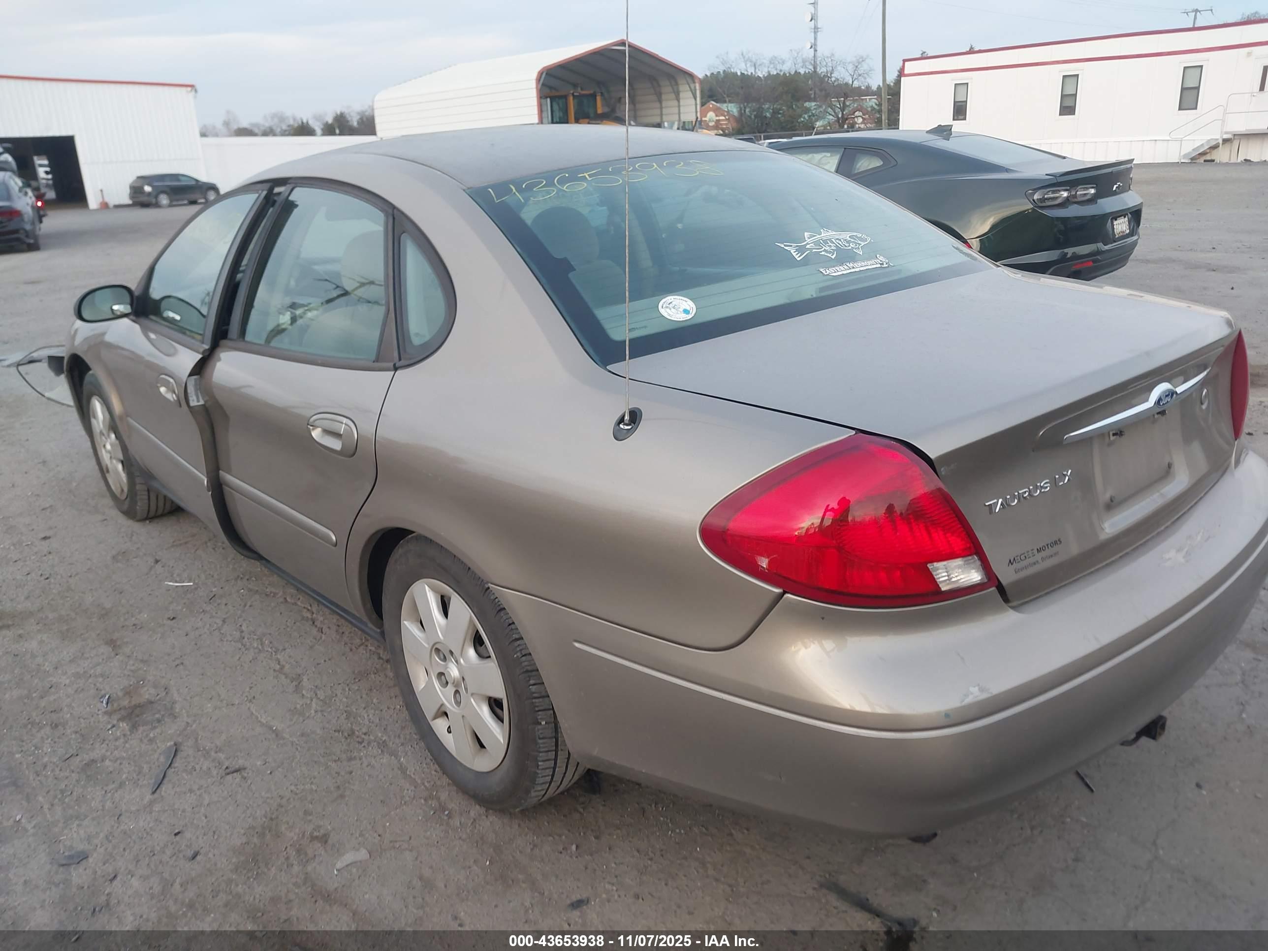 FORD TAURUS image 3