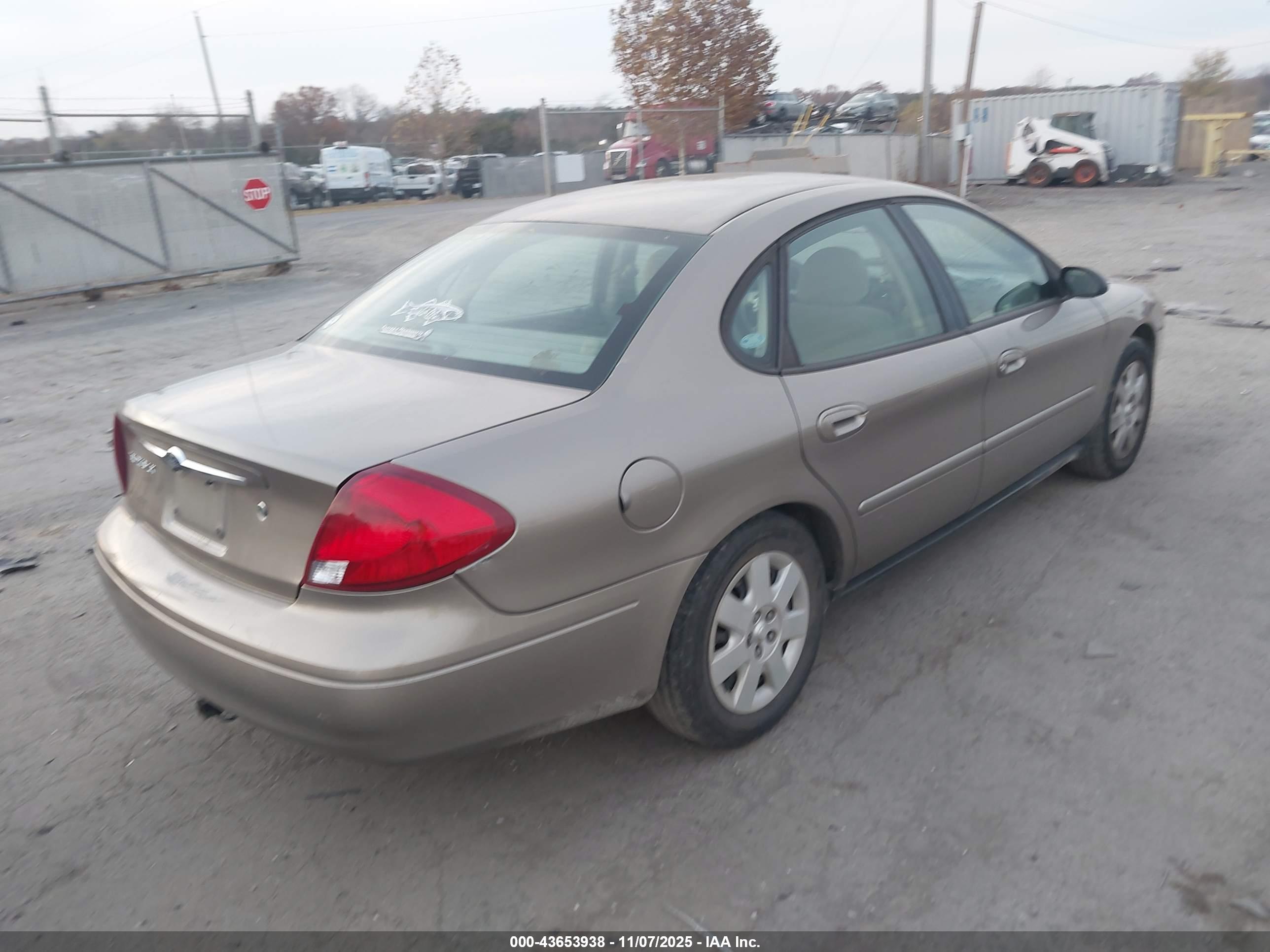 FORD TAURUS image 4
