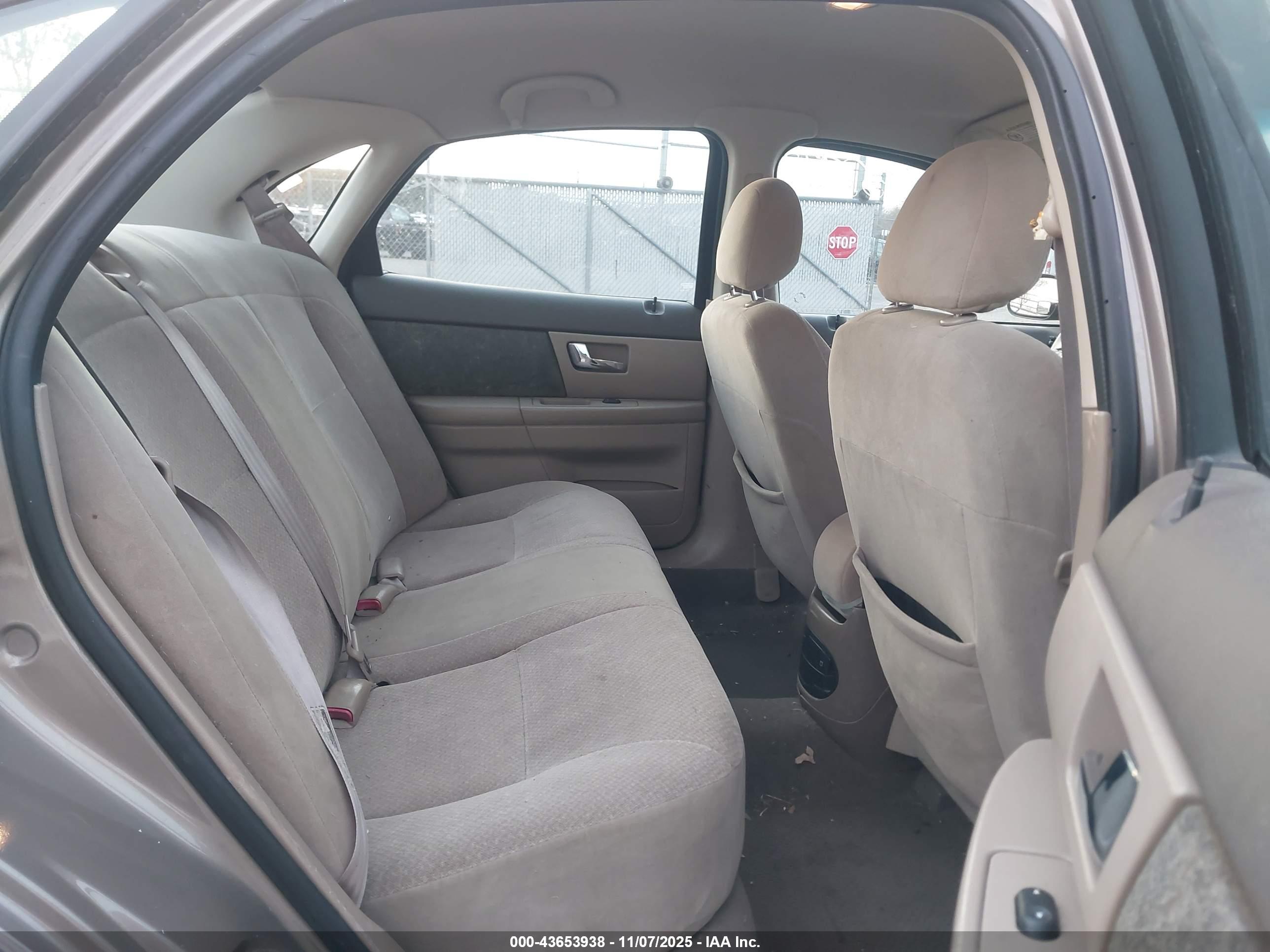 FORD TAURUS image 8