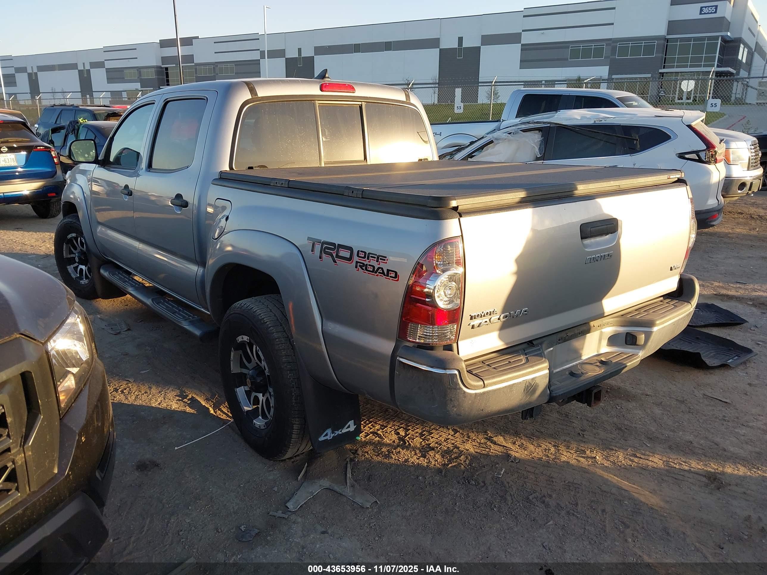 TOYOTA TACOMA image 3
