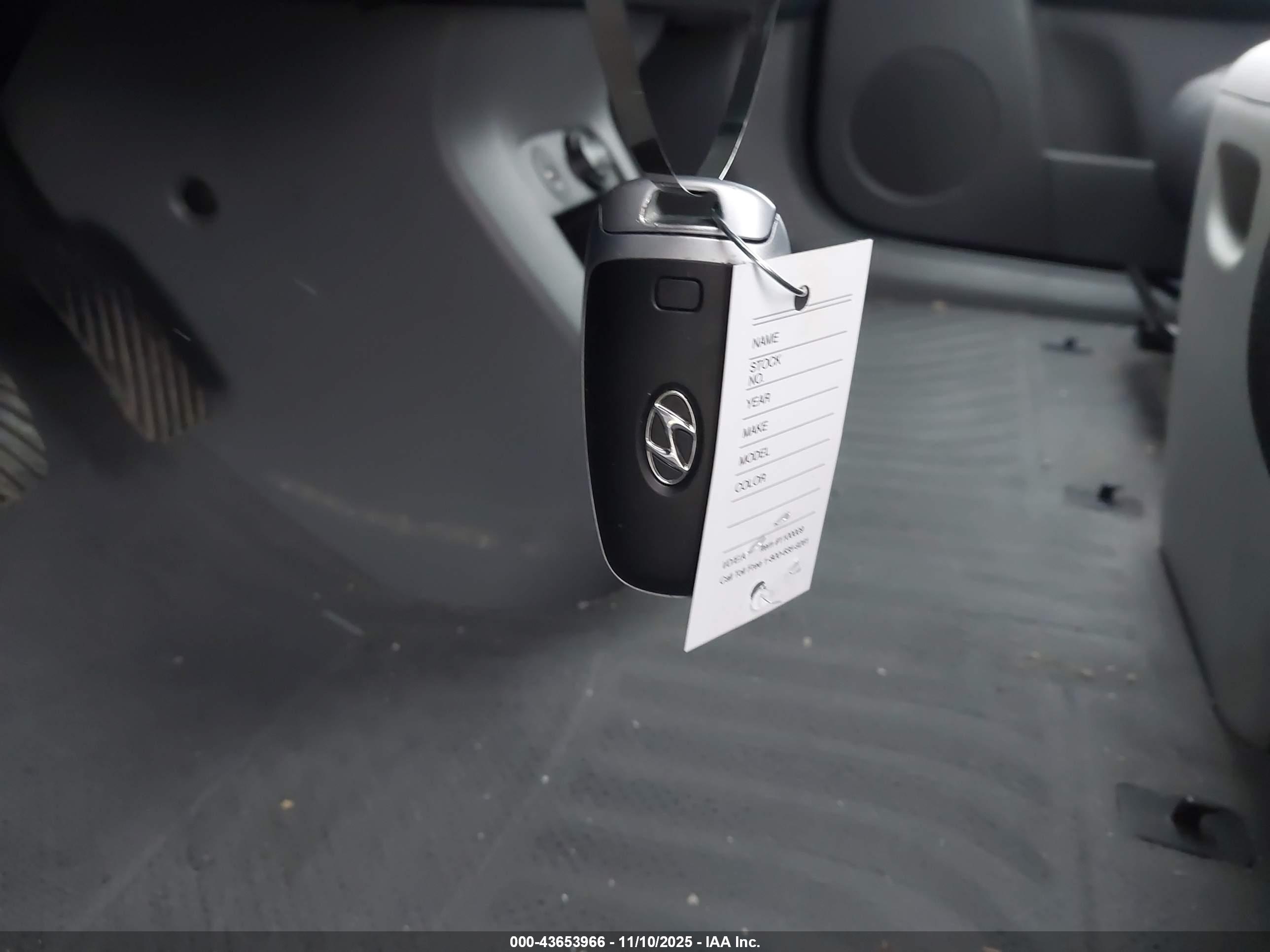 HYUNDAI IONIQ image 11