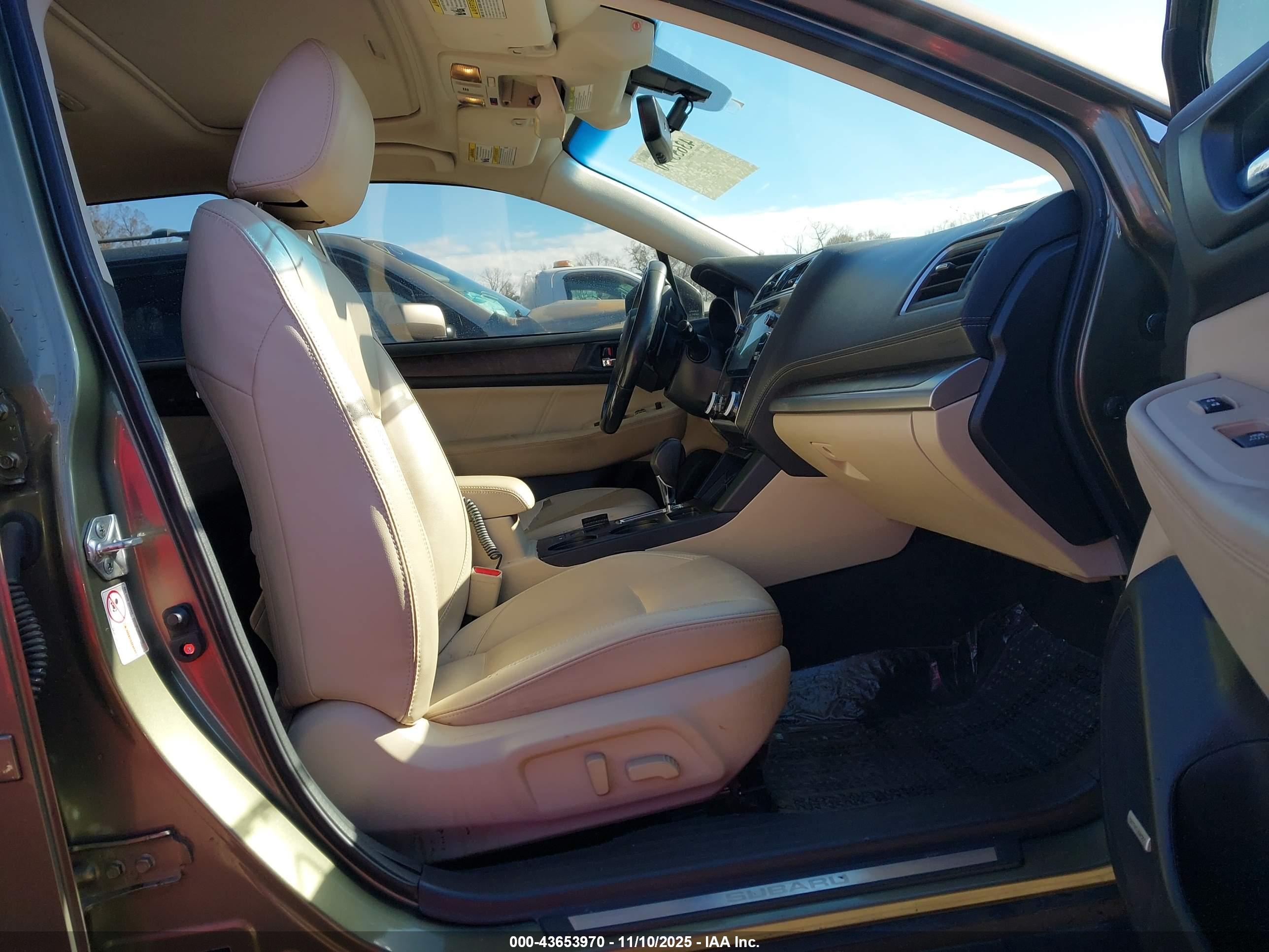 SUBARU OUTBACK image 5