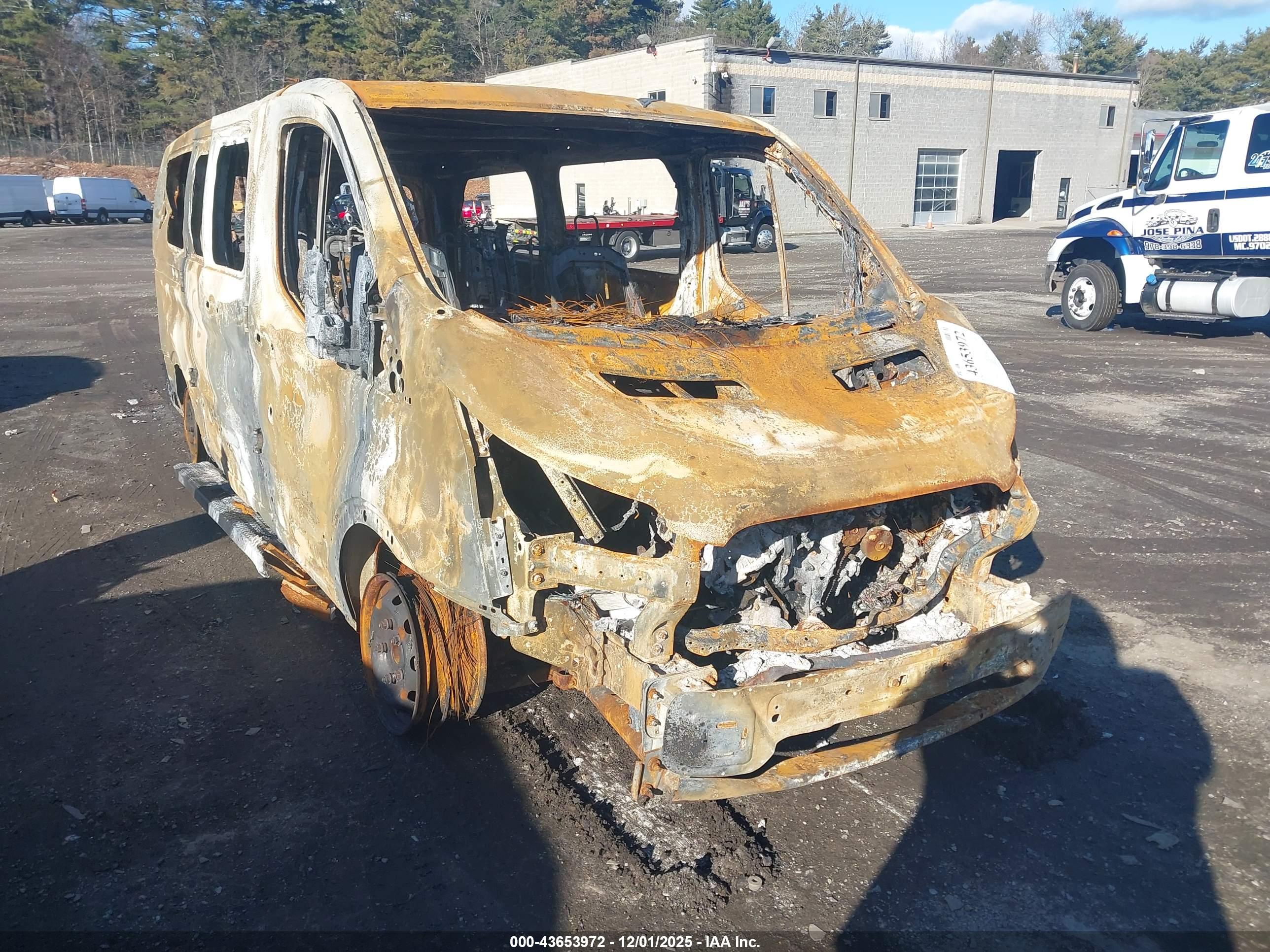 FORD TRANSIT-150 image 6