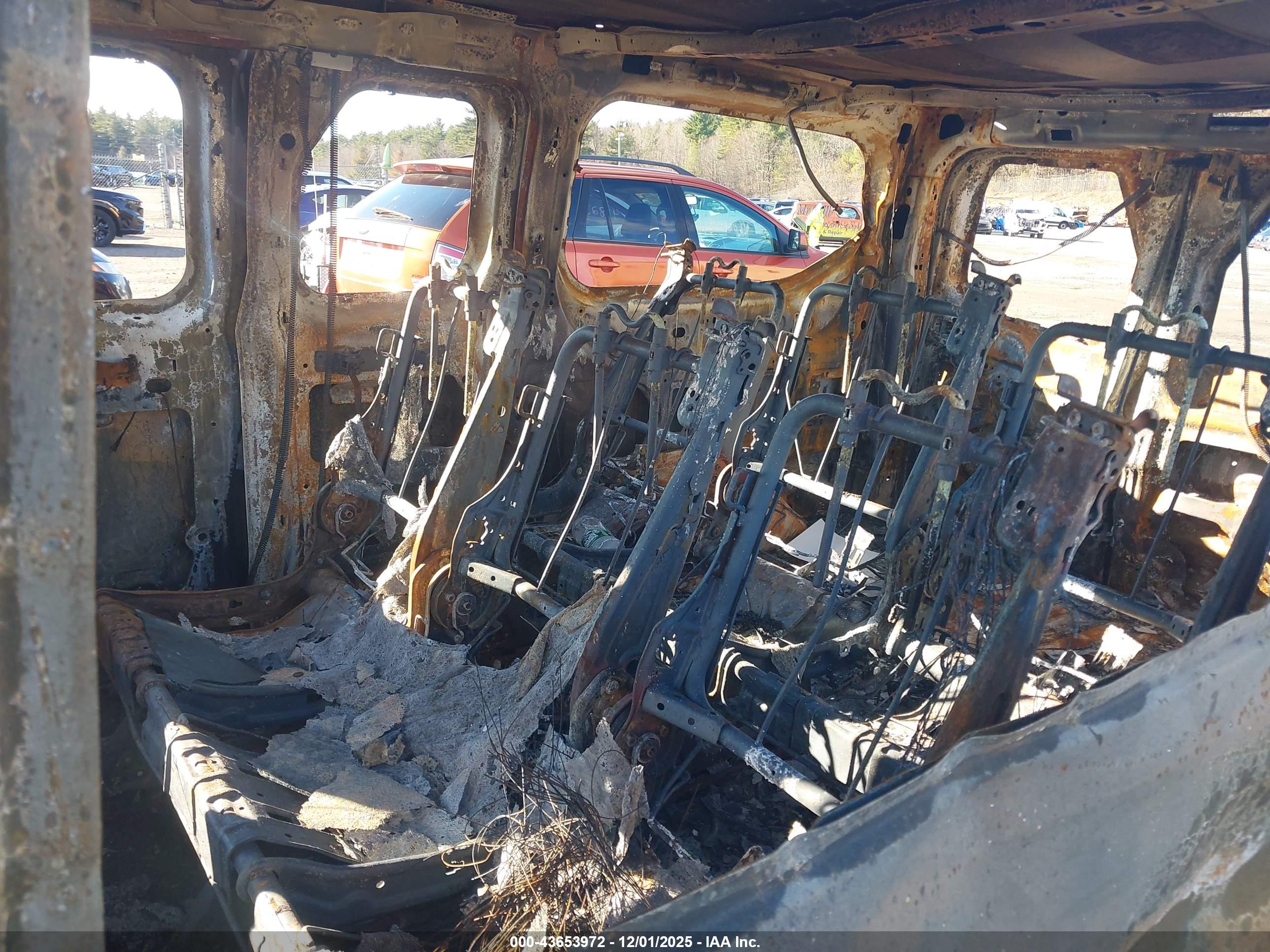FORD TRANSIT-150 image 8