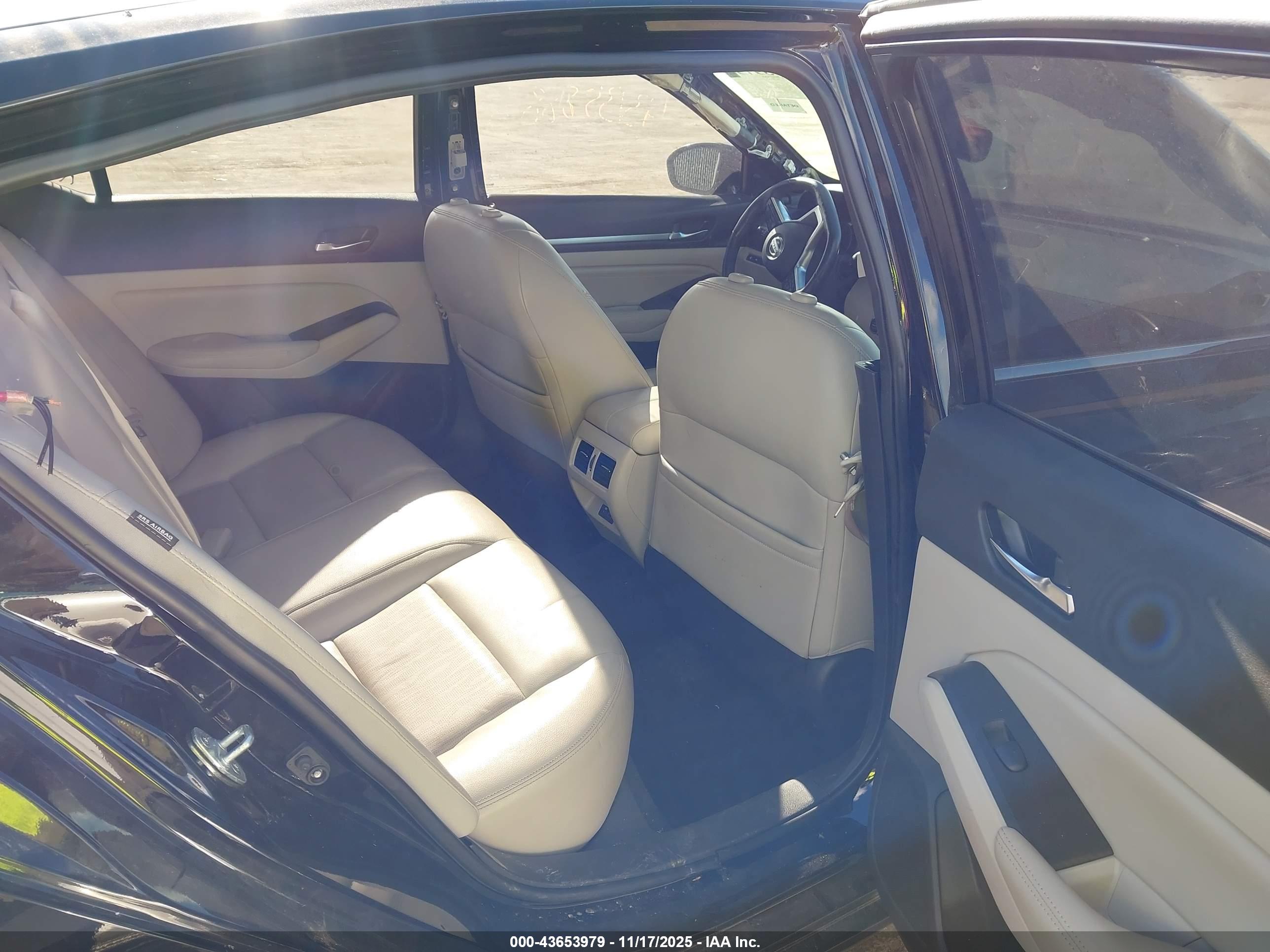 NISSAN ALTIMA image 8