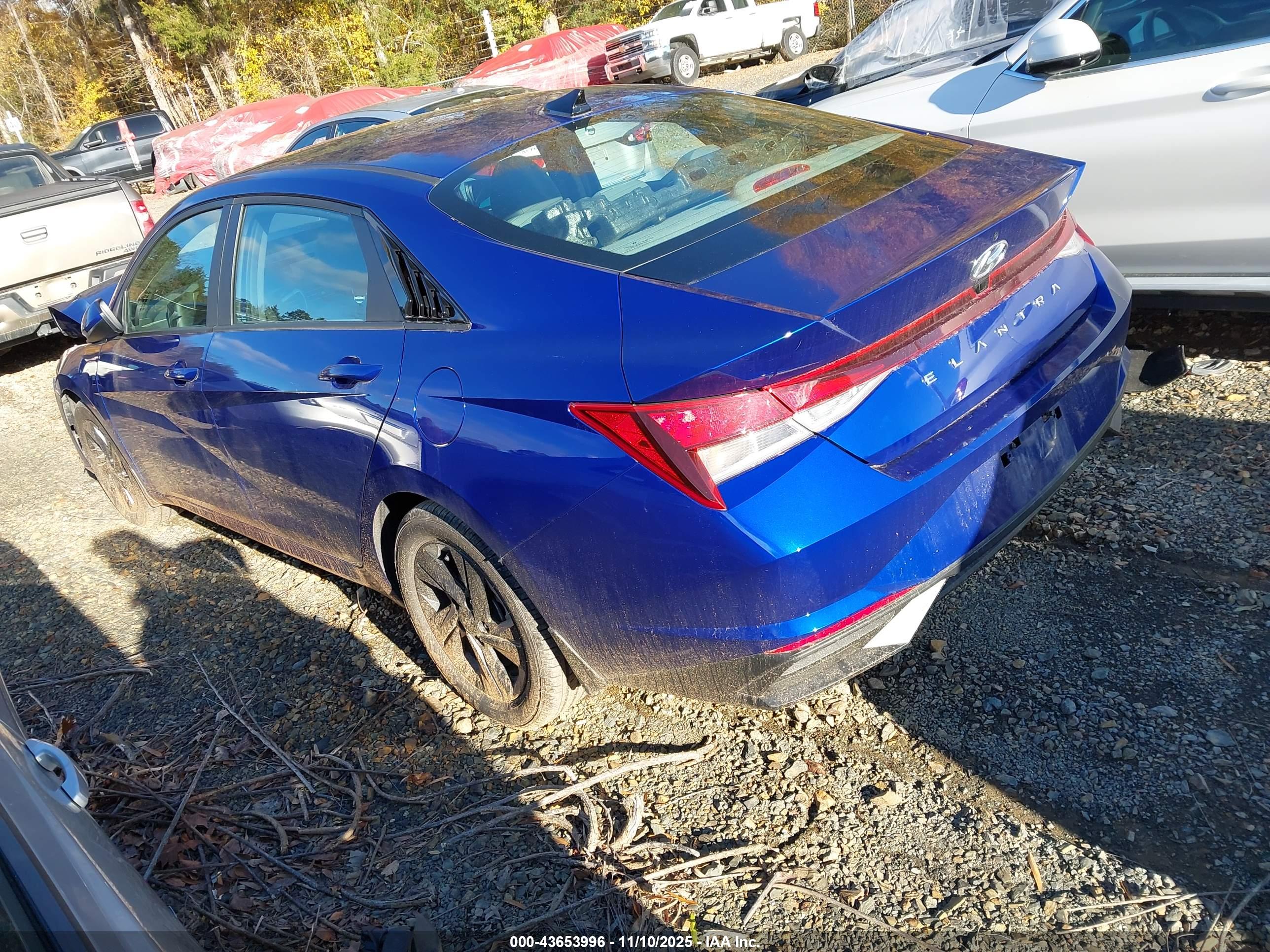 HYUNDAI ELANTRA image 3
