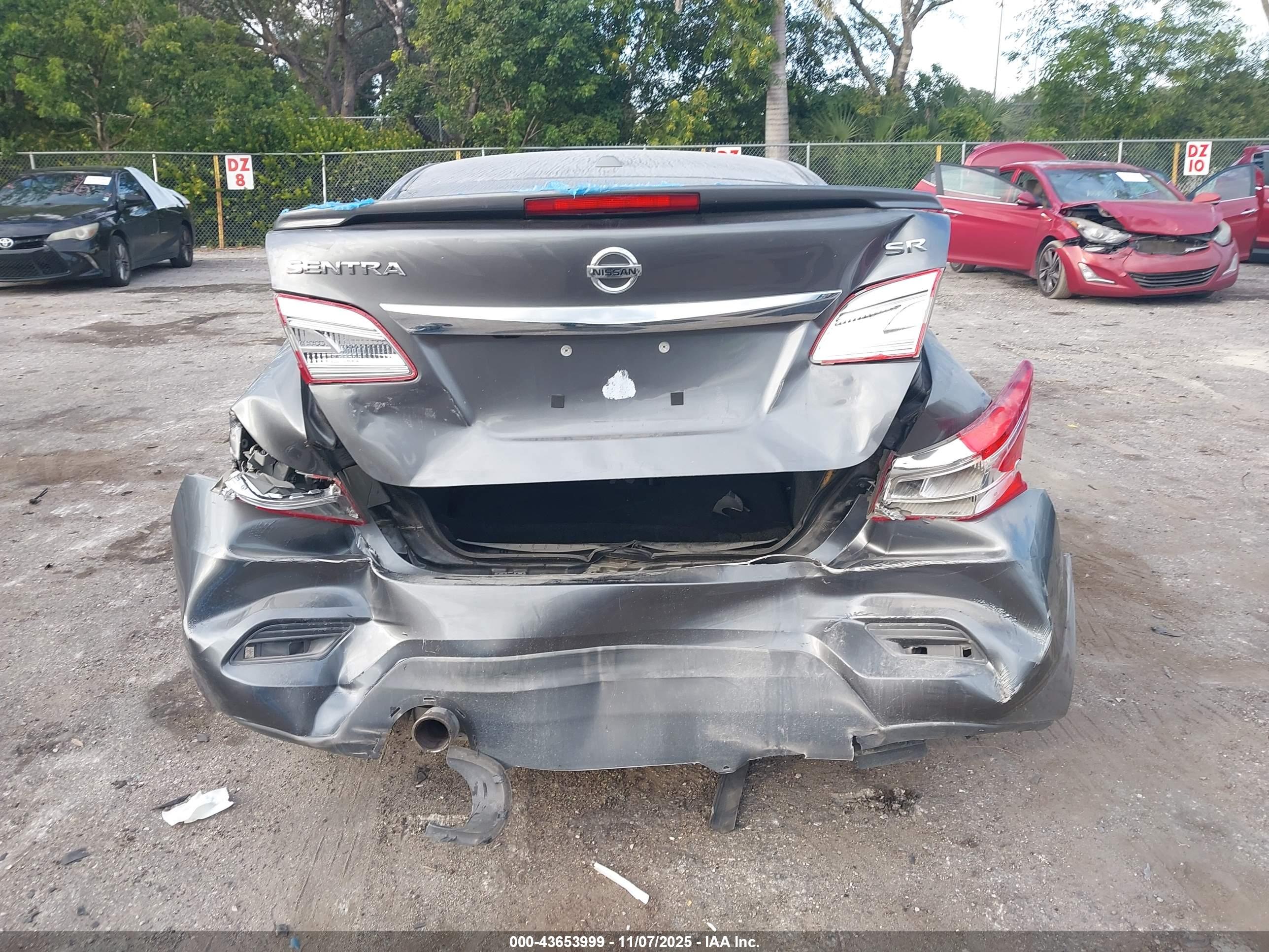 NISSAN SENTRA image 6