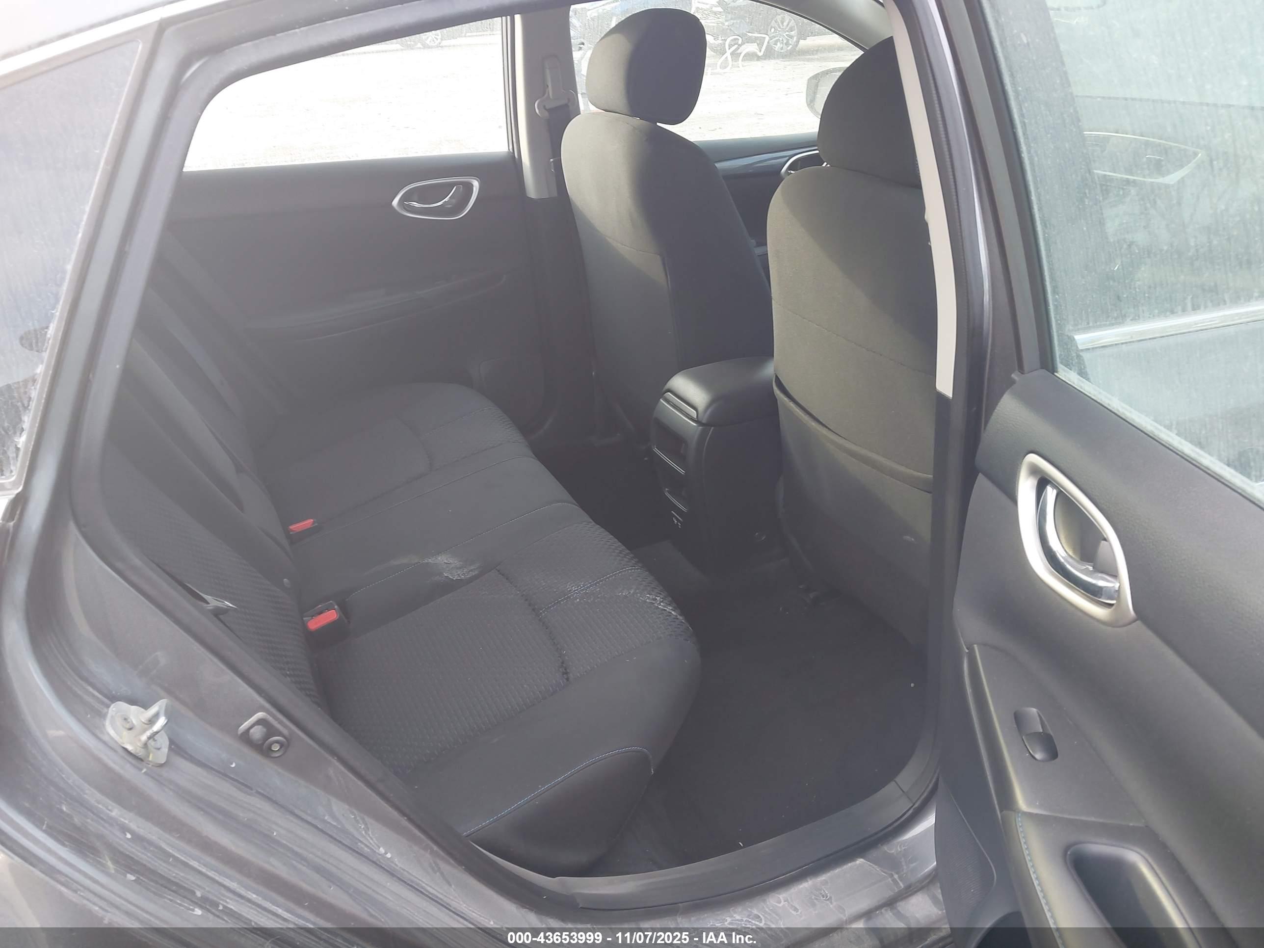 NISSAN SENTRA image 8