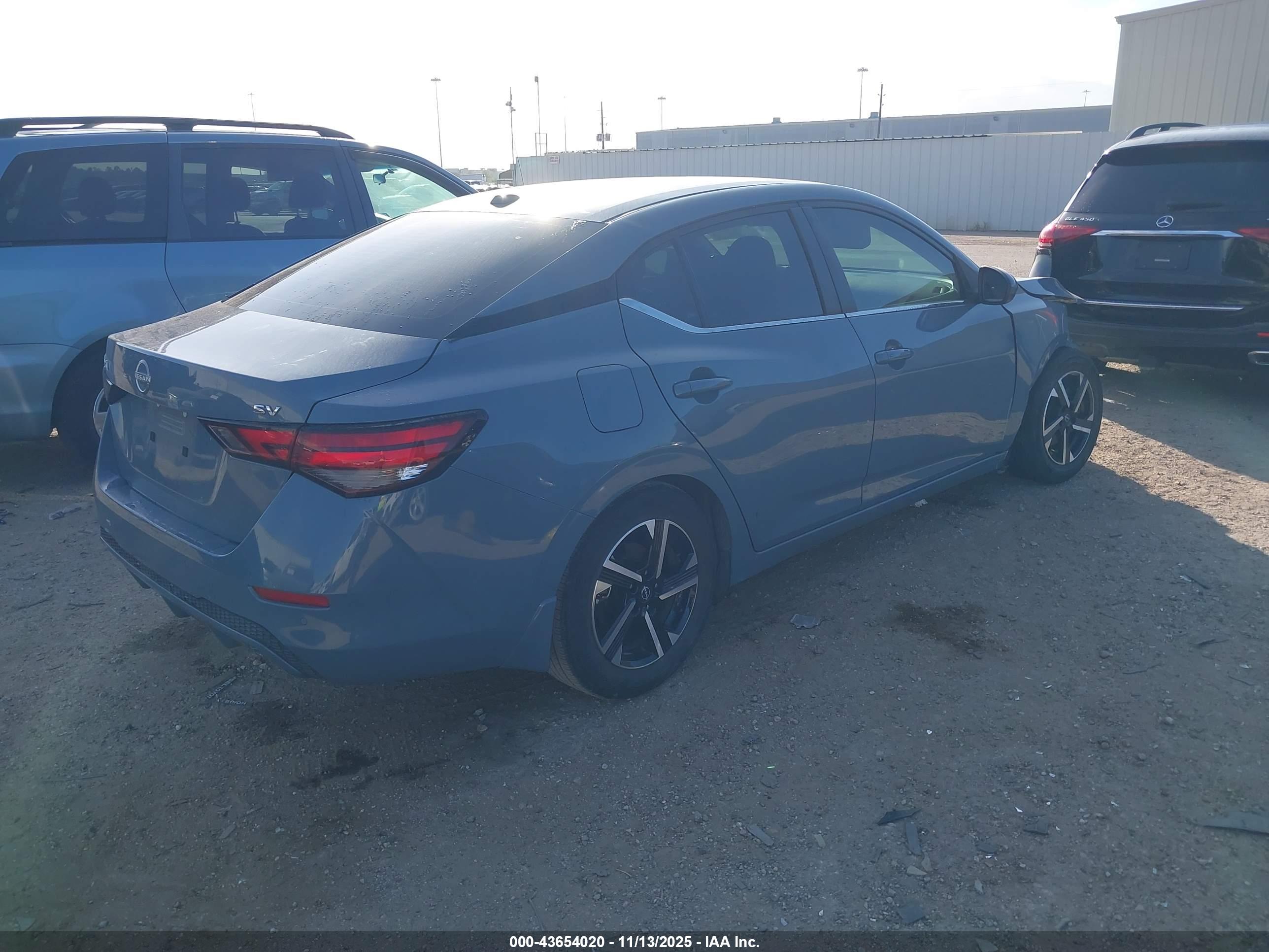 NISSAN SENTRA image 4