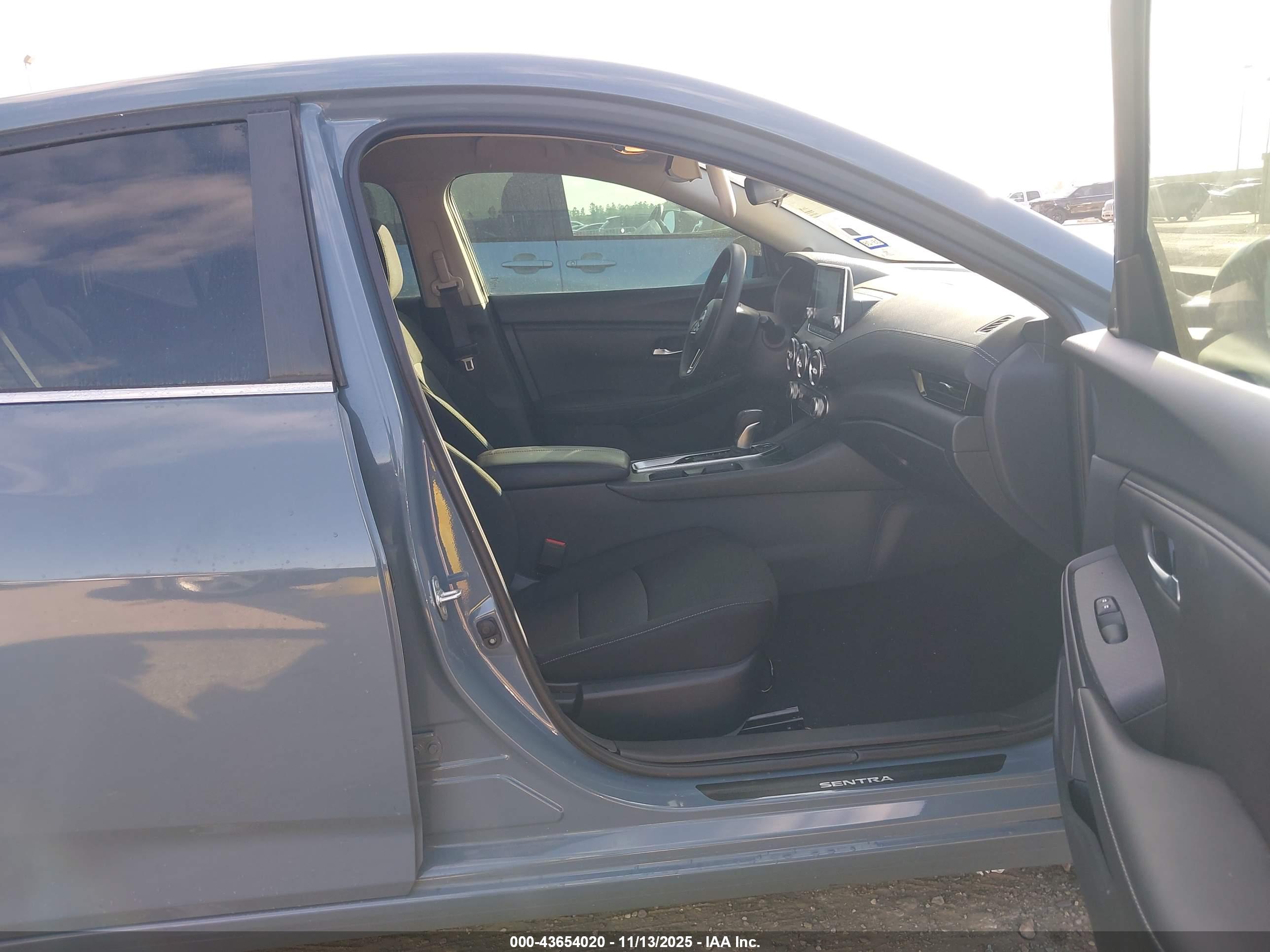 NISSAN SENTRA image 5