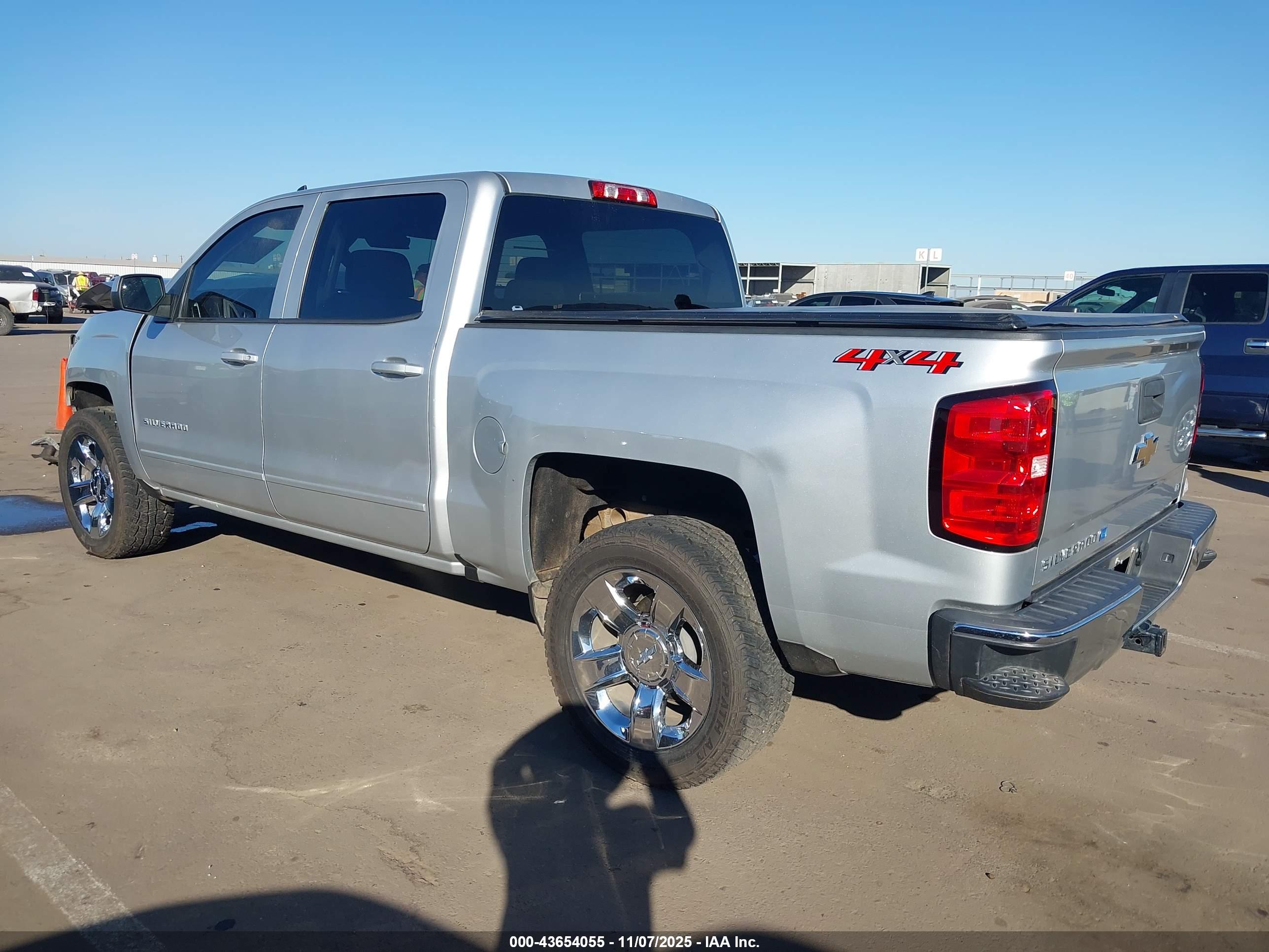 CHEVROLET SILVERADO image 3