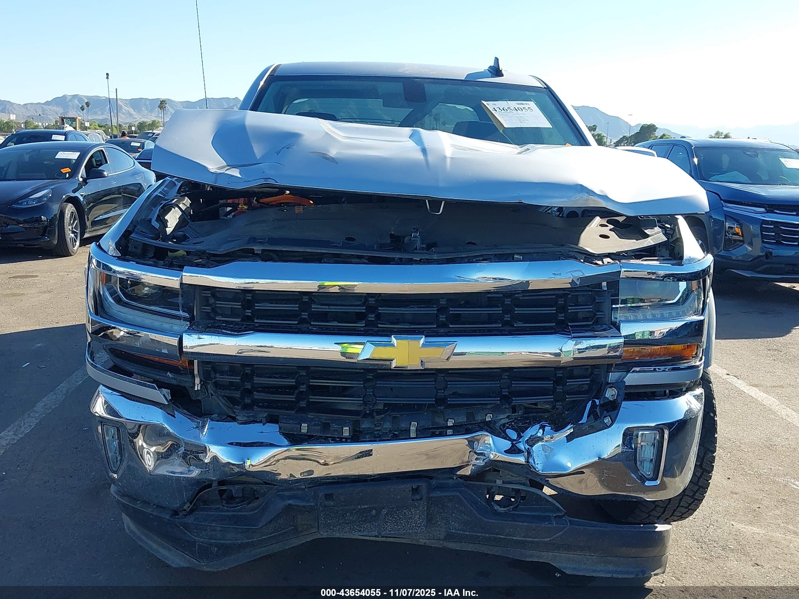CHEVROLET SILVERADO image 6