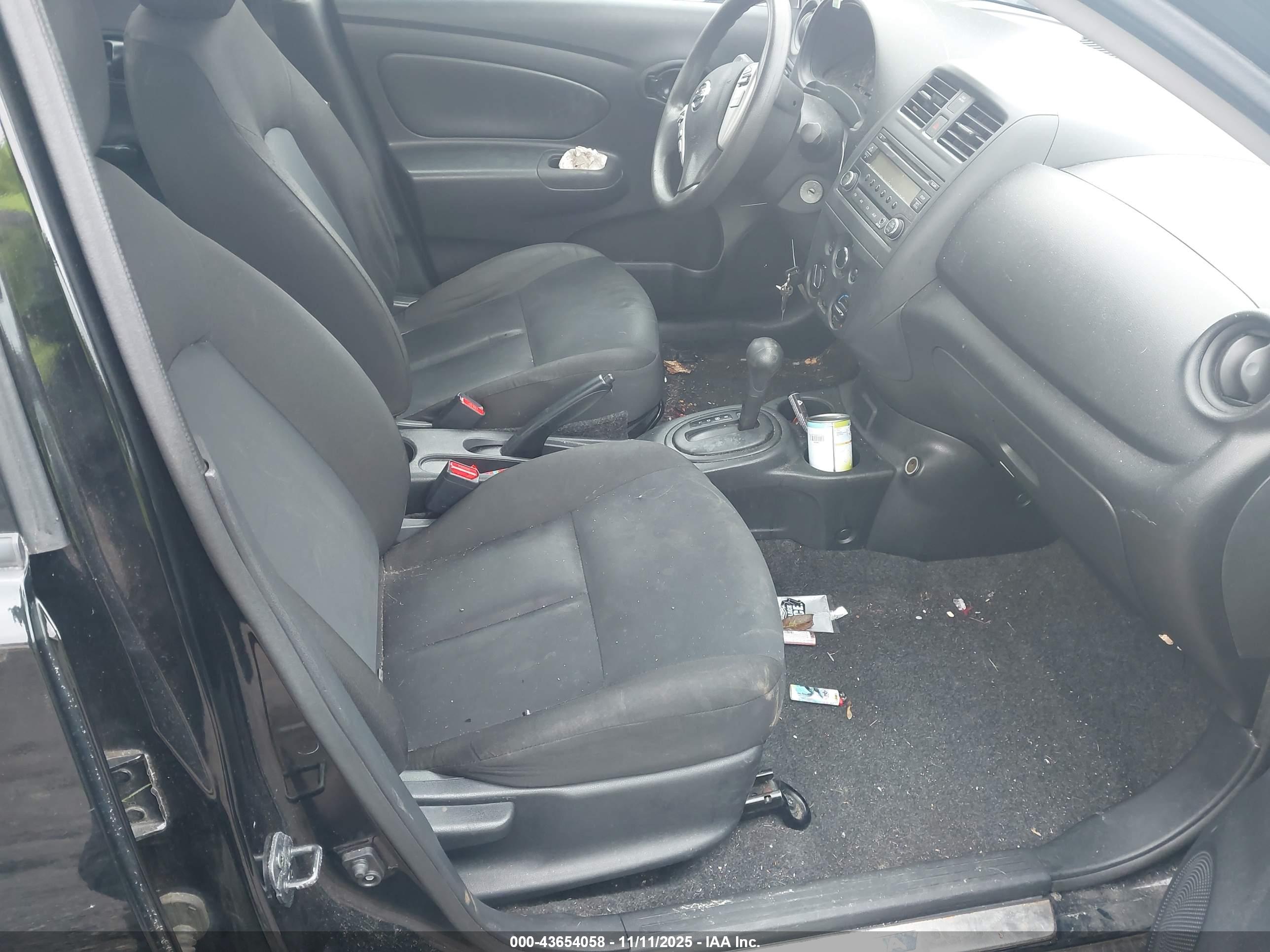 NISSAN VERSA image 5