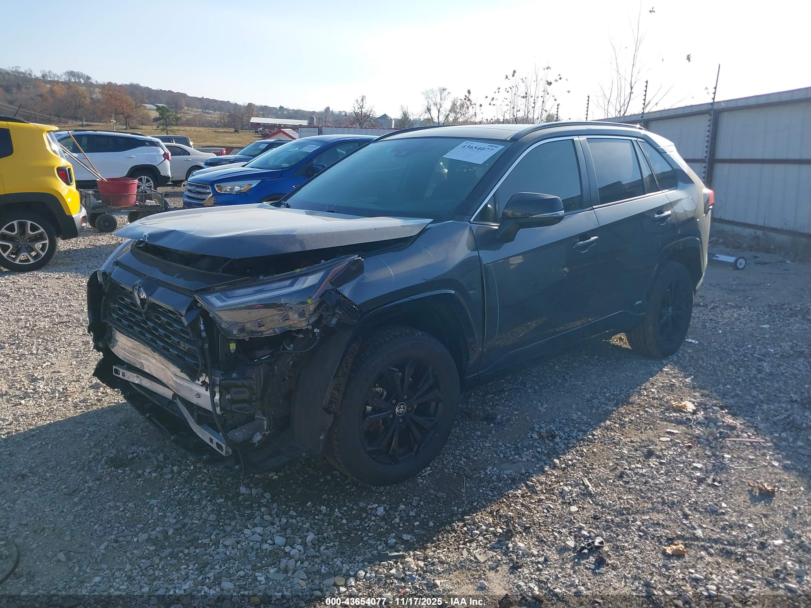 TOYOTA RAV4 image 2