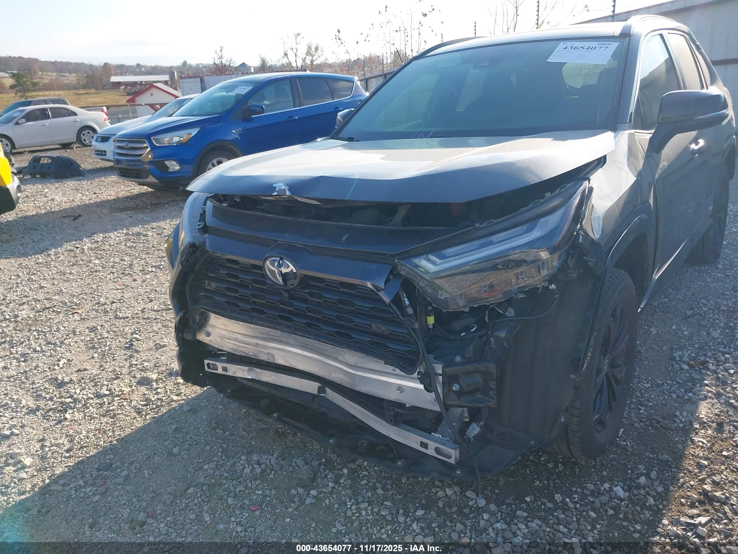 TOYOTA RAV4 image 6