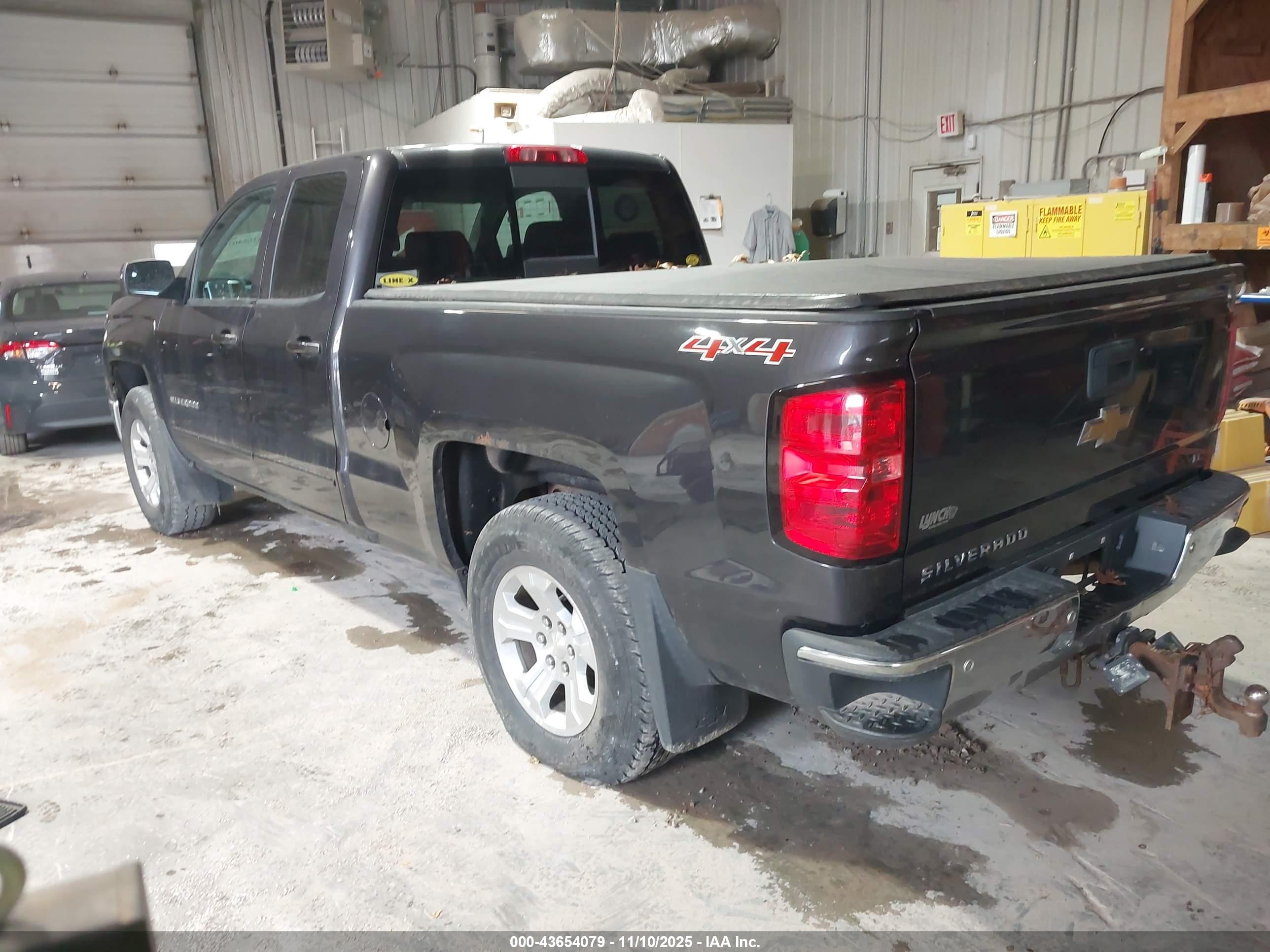 CHEVROLET SILVERADO image 3